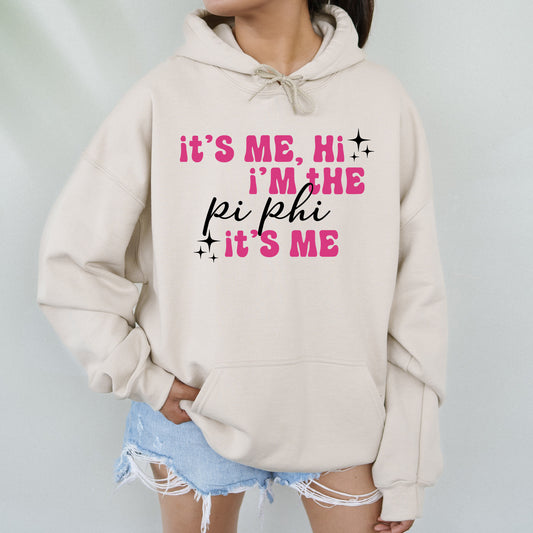 a woman wearing a sweatshirt that says it's me, i'm the