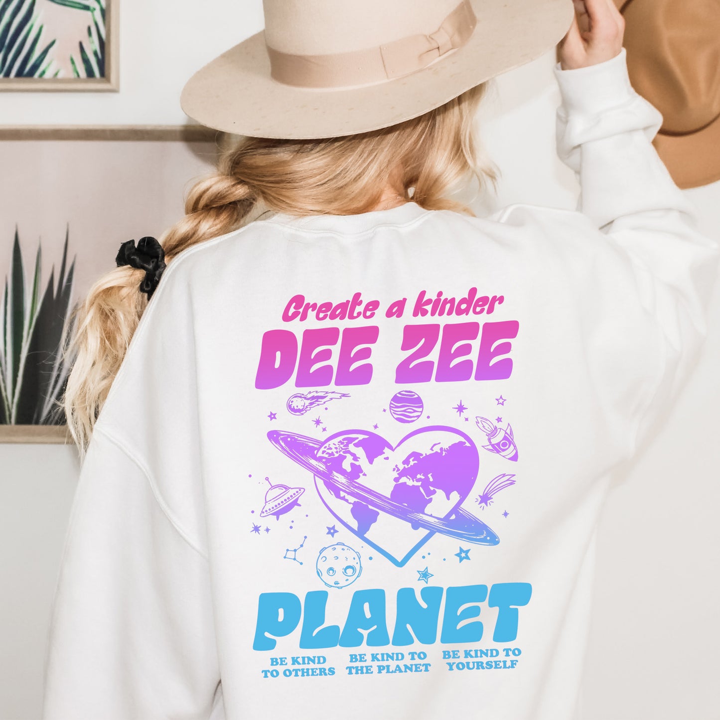 Delta Zeta Ombre Worlds Sorority Sweatshirt _ 35554g
