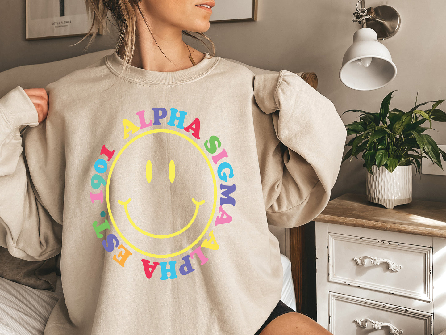 Alpha Sigma Alpha Radiating Smiley Face Sorority Sweatshirt _ 3233g