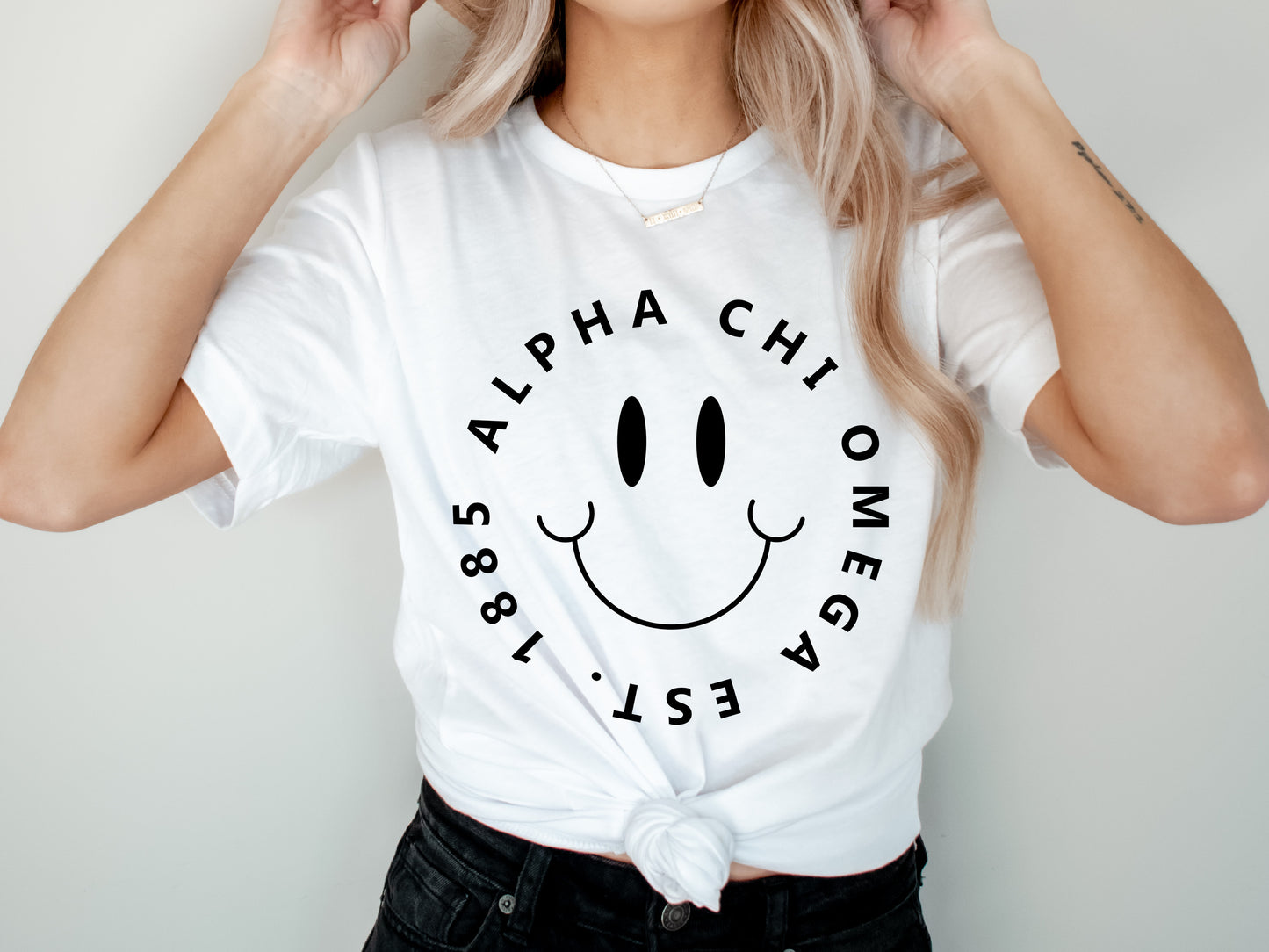 Alpha Chi Omega Smiley Face Halo Sorority T-shirt _ 2499g