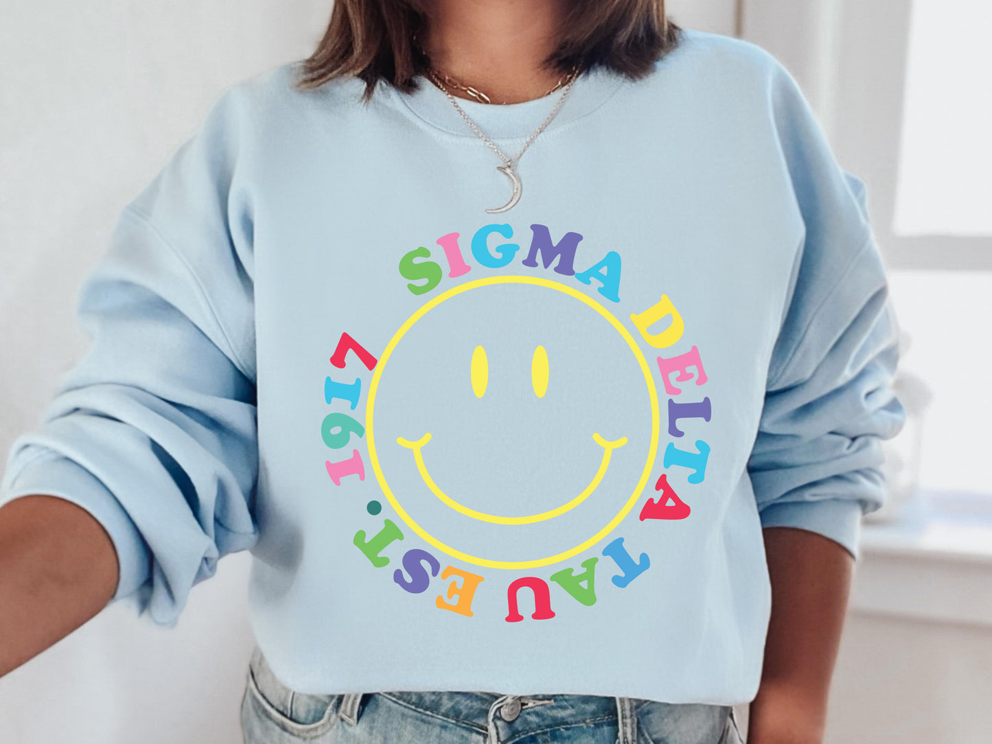 Sigma Delta Tau Radiating Smiley Face Sorority Sweatshirt _ 3250g