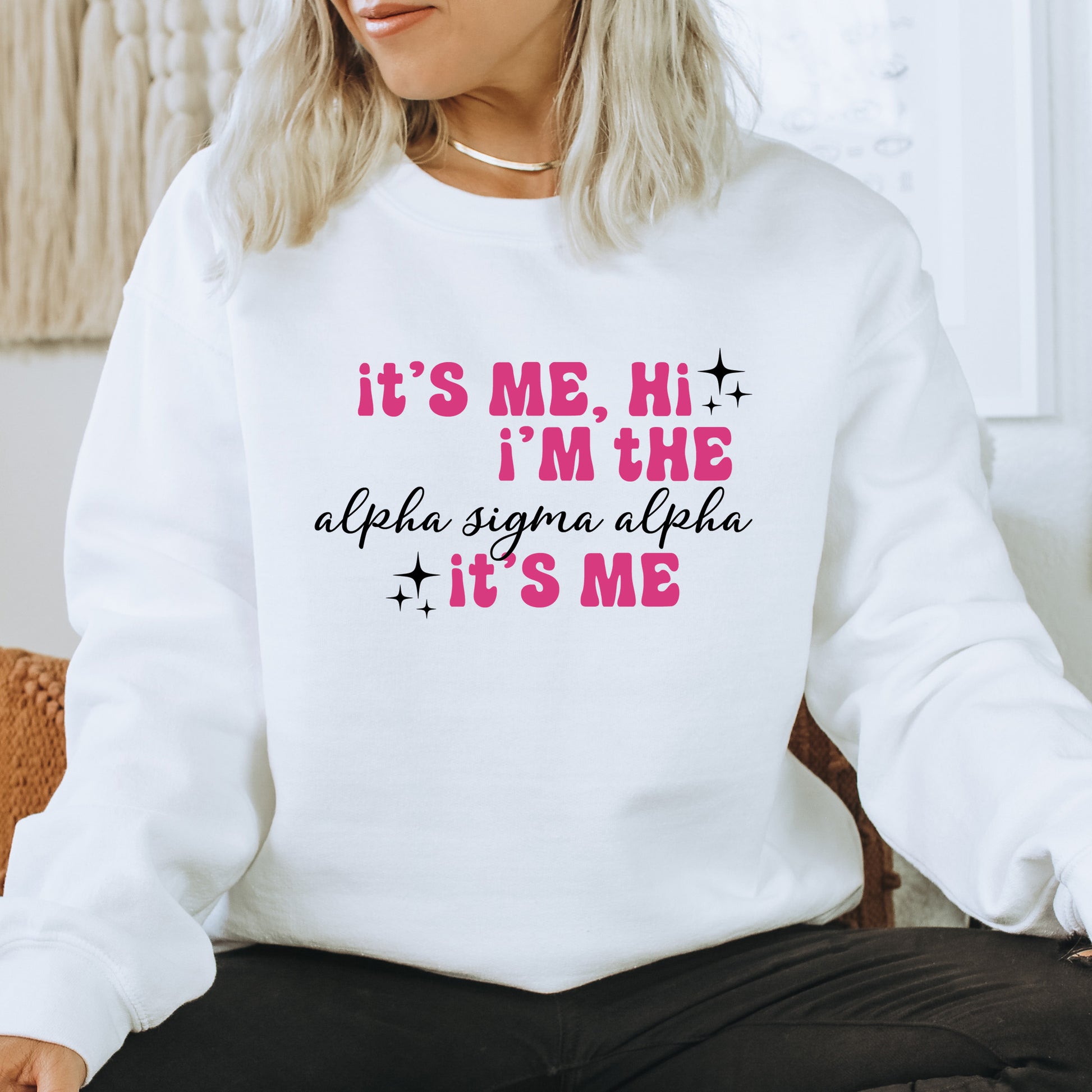 a woman wearing a sweatshirt that says it's me, i'm the