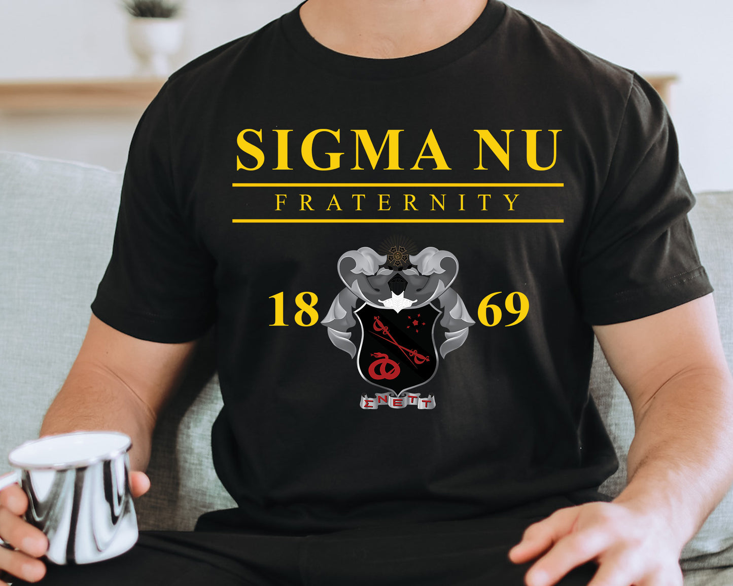 Sigma Nu Iconic Crest Fraternity T-shirt _ 31141g