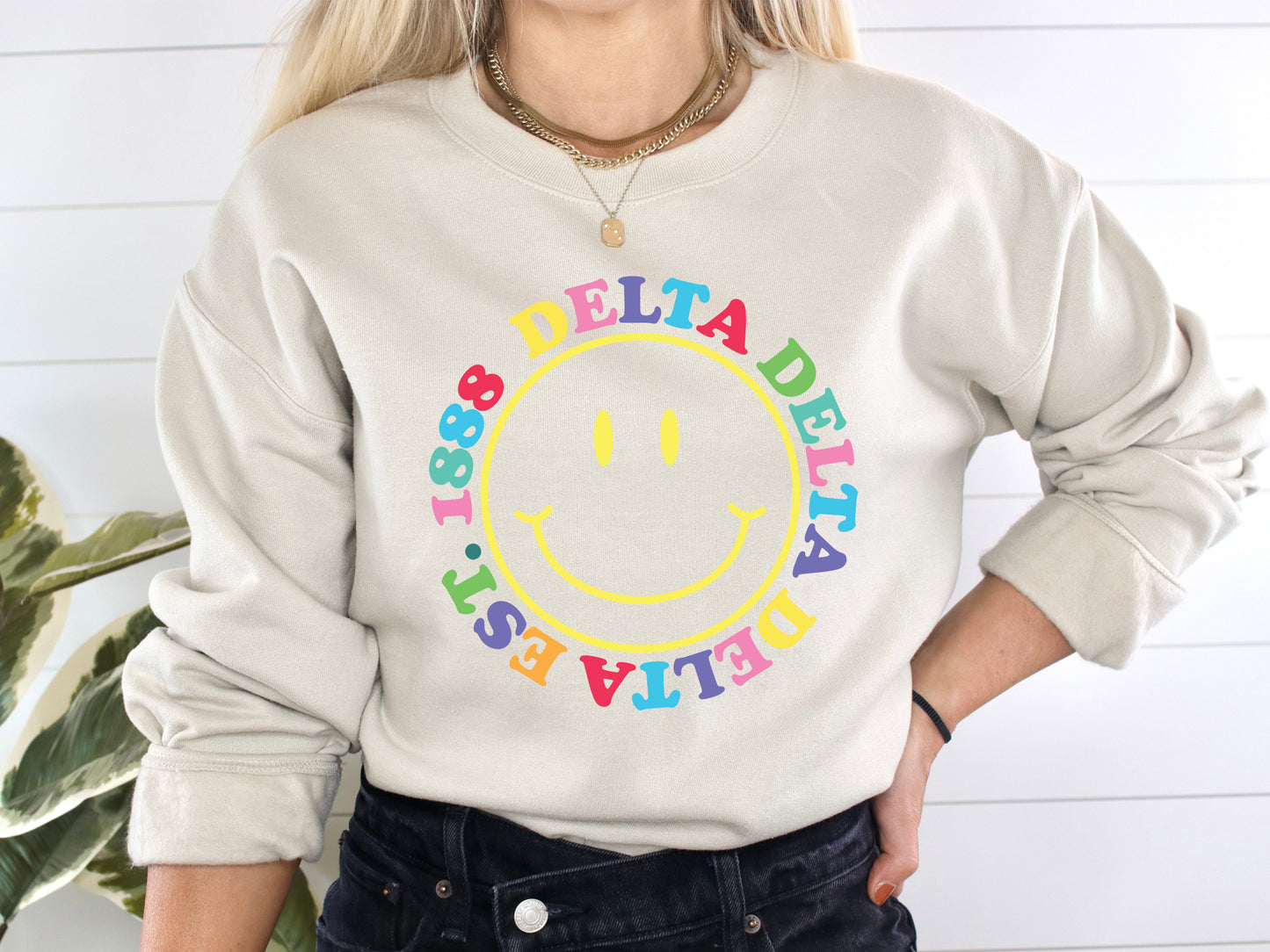 Delta Delta Delta Radiating Smiley Face Sorority Sweatshirt _ 3237g
