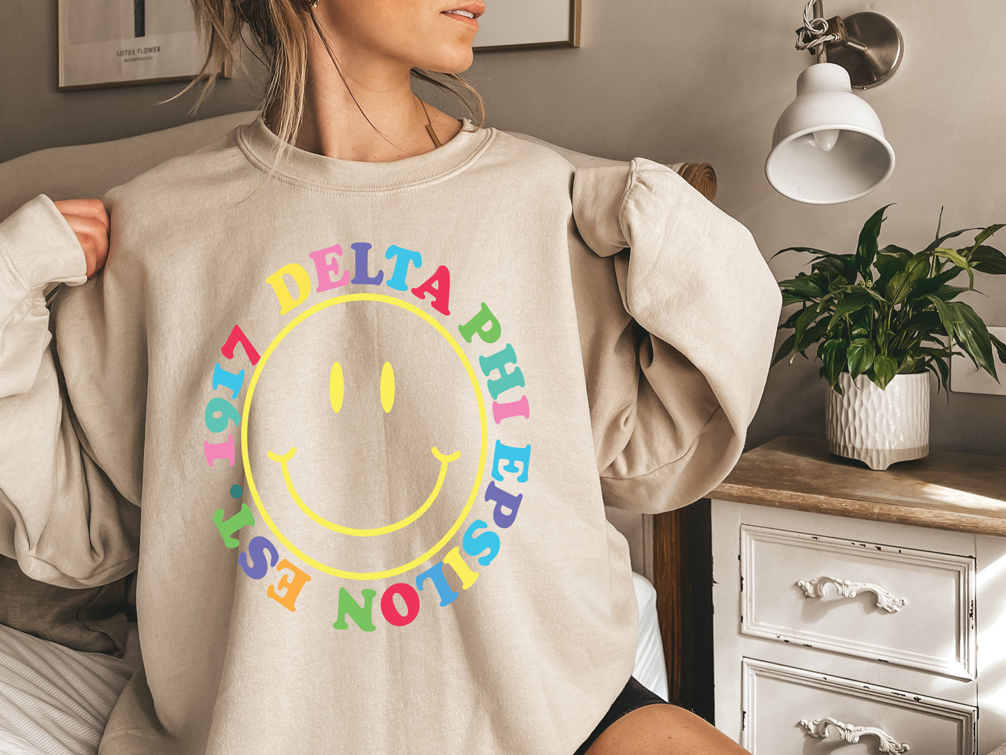 Delta Phi Epsilon Radiating Smiley Face Sorority Sweatshirt _ 3239g