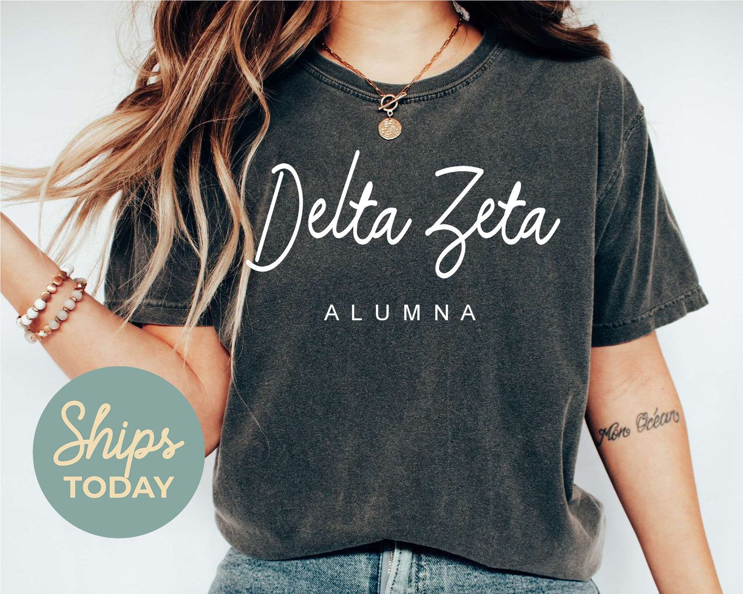 Delta Zeta Flashy Alumna Sorority T-shirt _ 2538g
