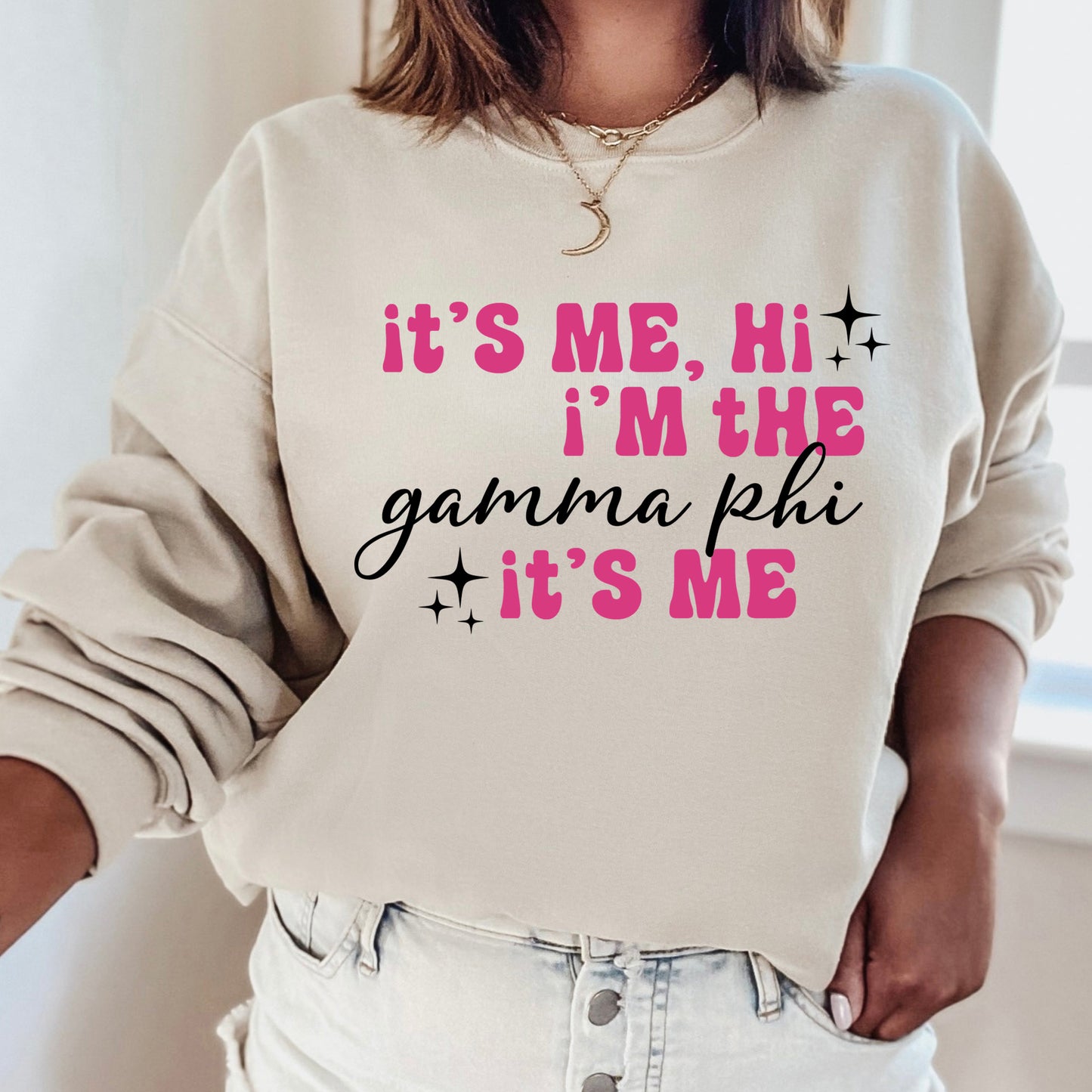 a woman wearing a sweatshirt that says it's me, i'm the