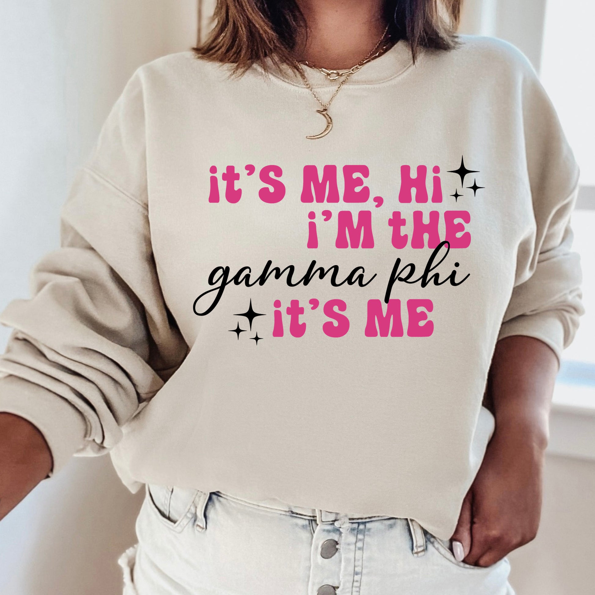 a woman wearing a sweatshirt that says it's me, i'm the