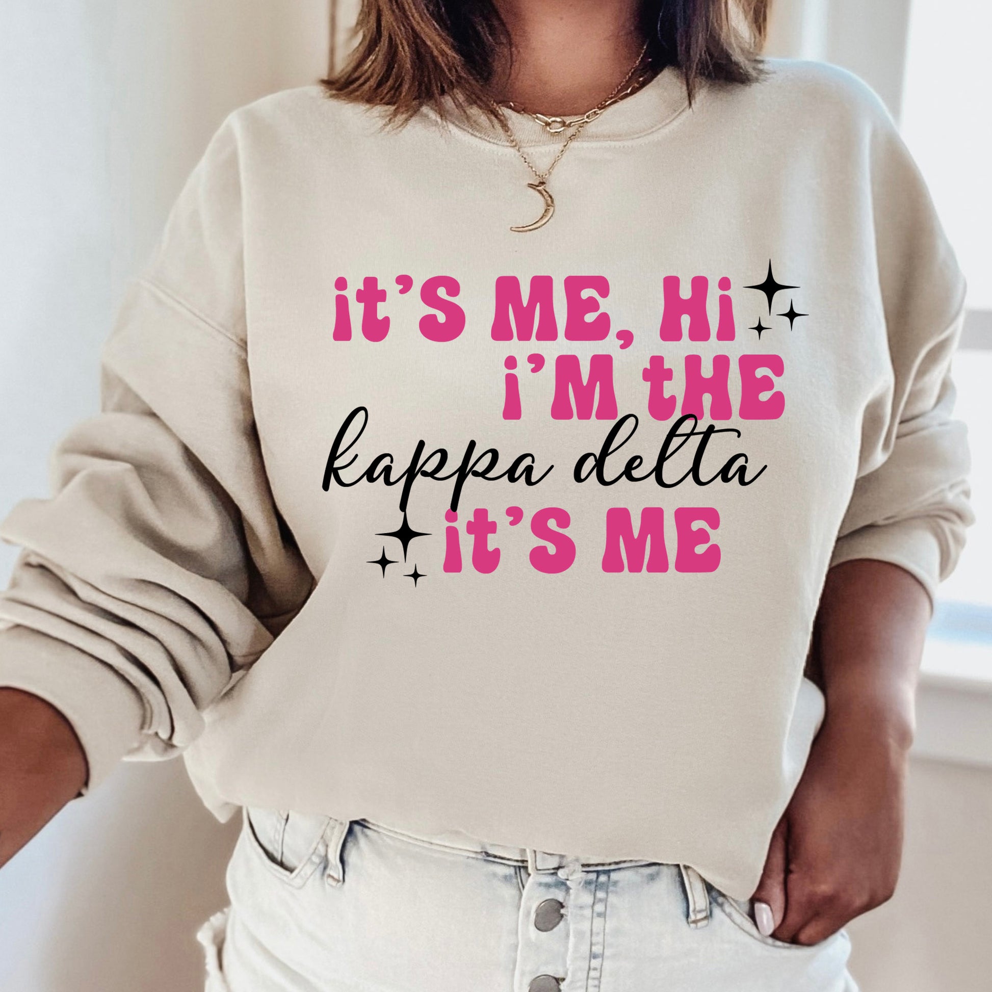 a woman wearing a sweatshirt that says it's me, i'm the