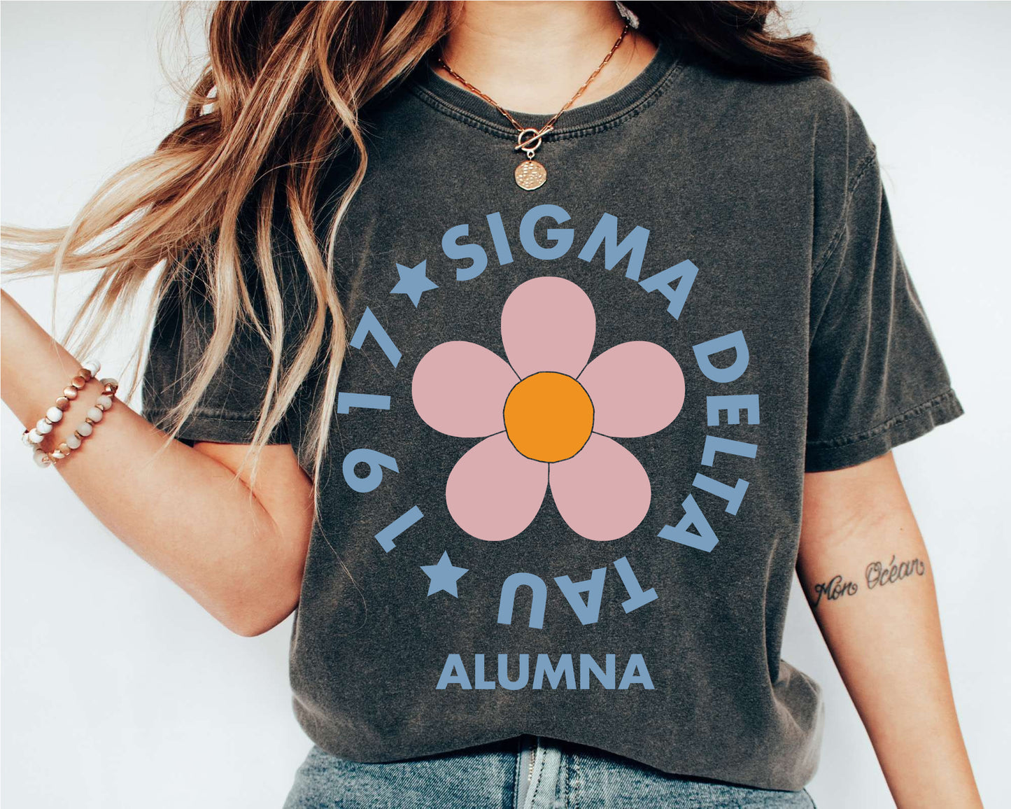 Sigma Delta Tau Floral Alumna Sorority T-shirt _ 2572g