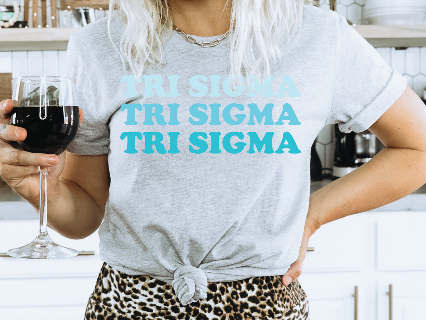 Sigma Sigma Sigma Touch of Blue Sorority T-shirt _ 2600g