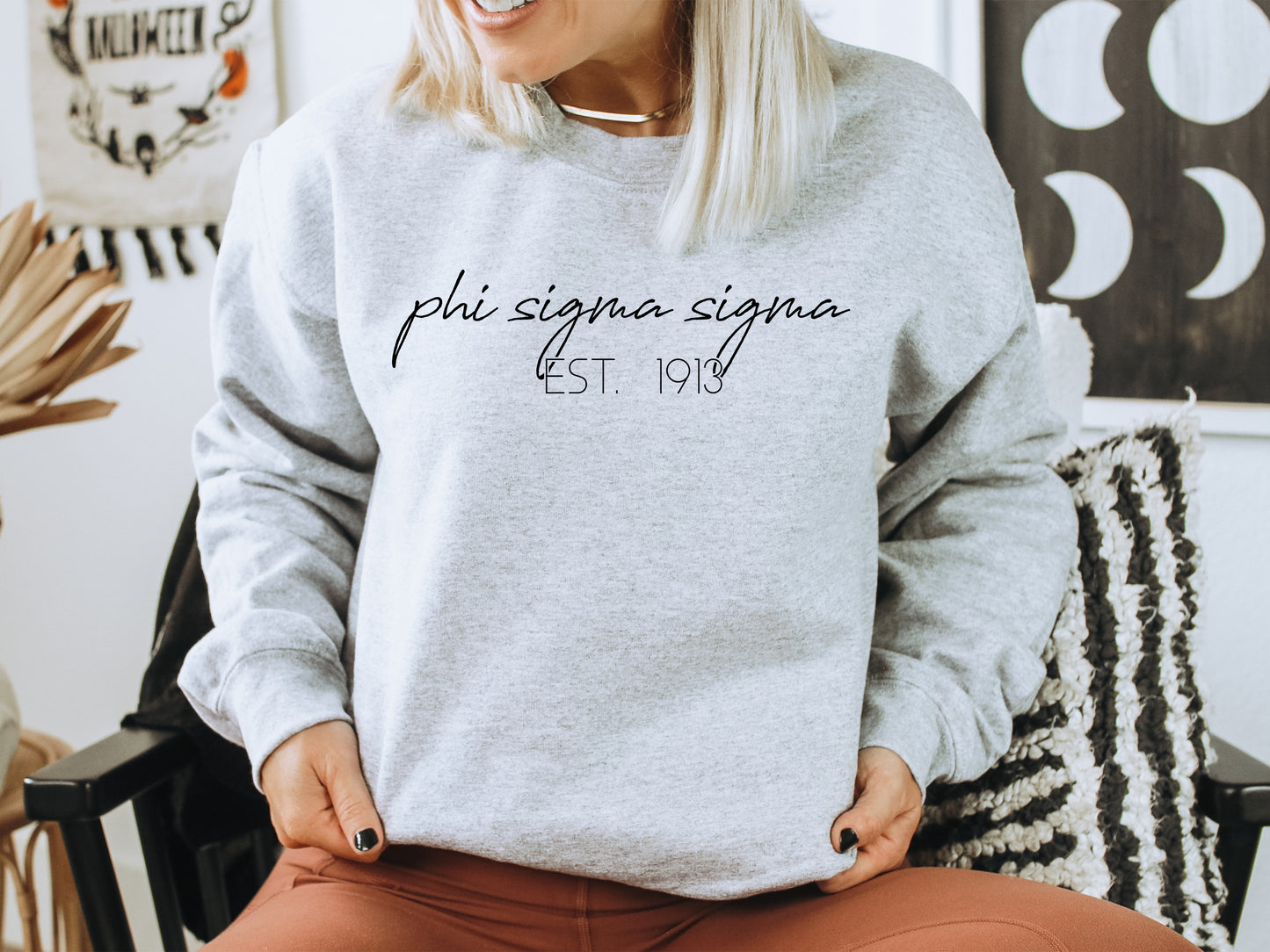 Phi Sigma Sigma Black Calligraphy Sorority Sweatshirt _ 2336g