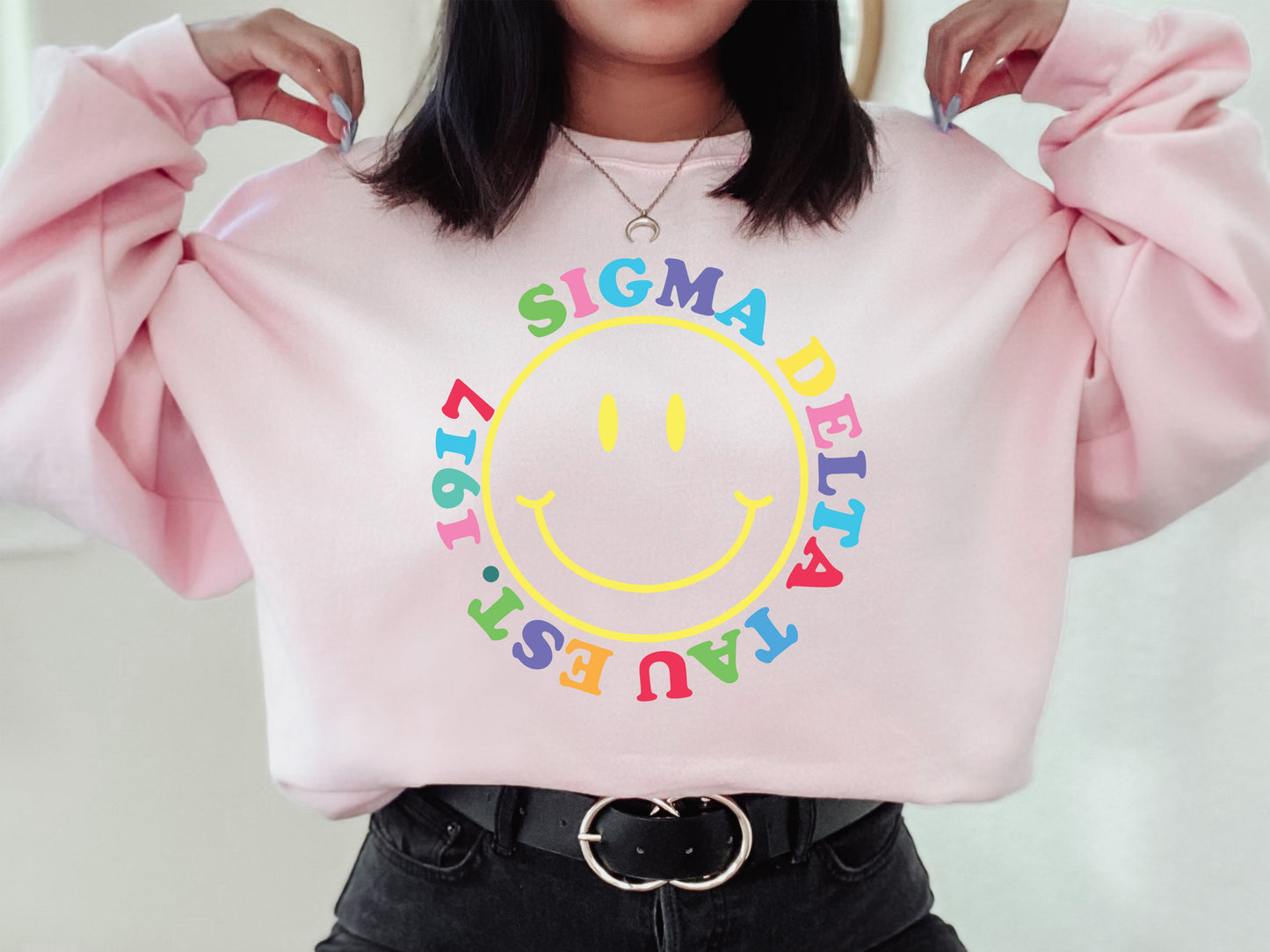 Sigma Delta Tau Radiating Smiley Face Sorority Sweatshirt _ 3250g