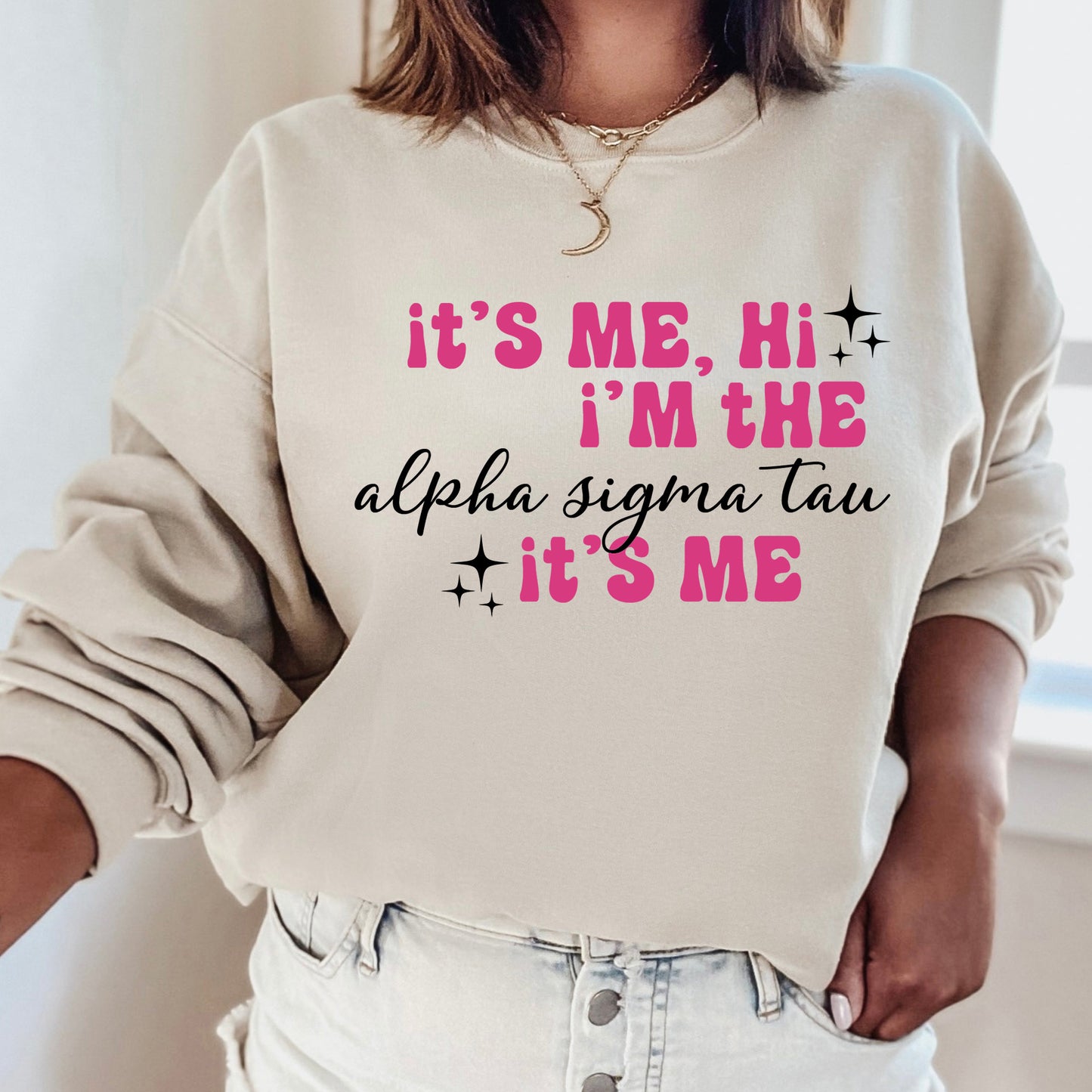 a woman wearing a sweatshirt that says it's me, i'm the