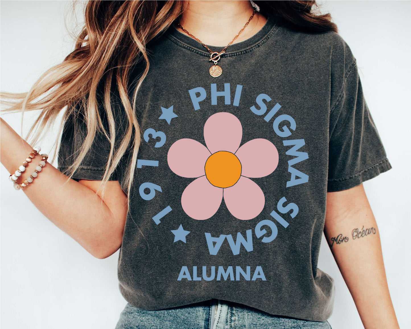 Phi Sigma Sigma Floral Alumna Sorority T-shirt _ 2570g