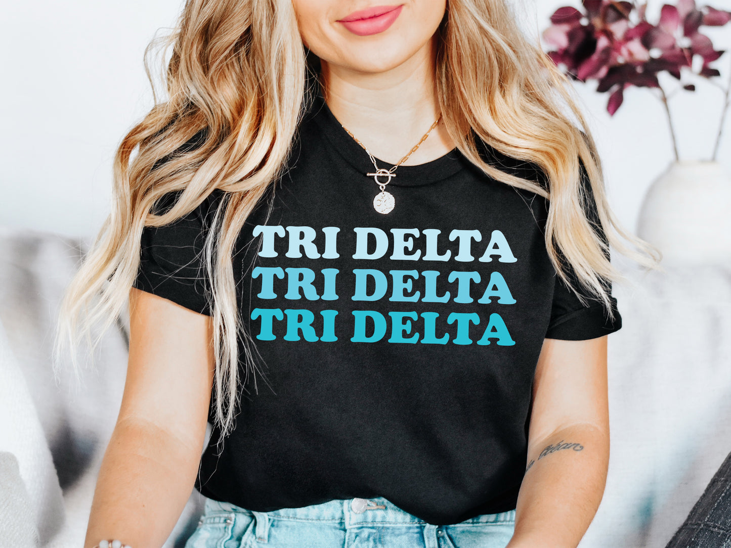 Delta Delta Delta Touch of Blue Sorority T-shirt _ 2587g