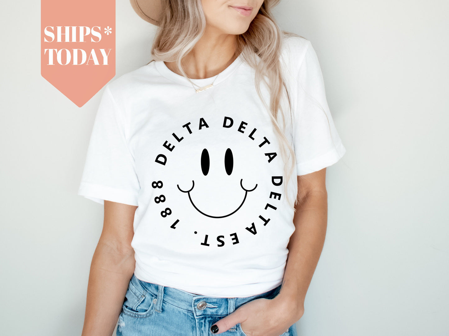 Delta Delta Delta Smiley Face Halo Sorority T-shirt _ 2509g