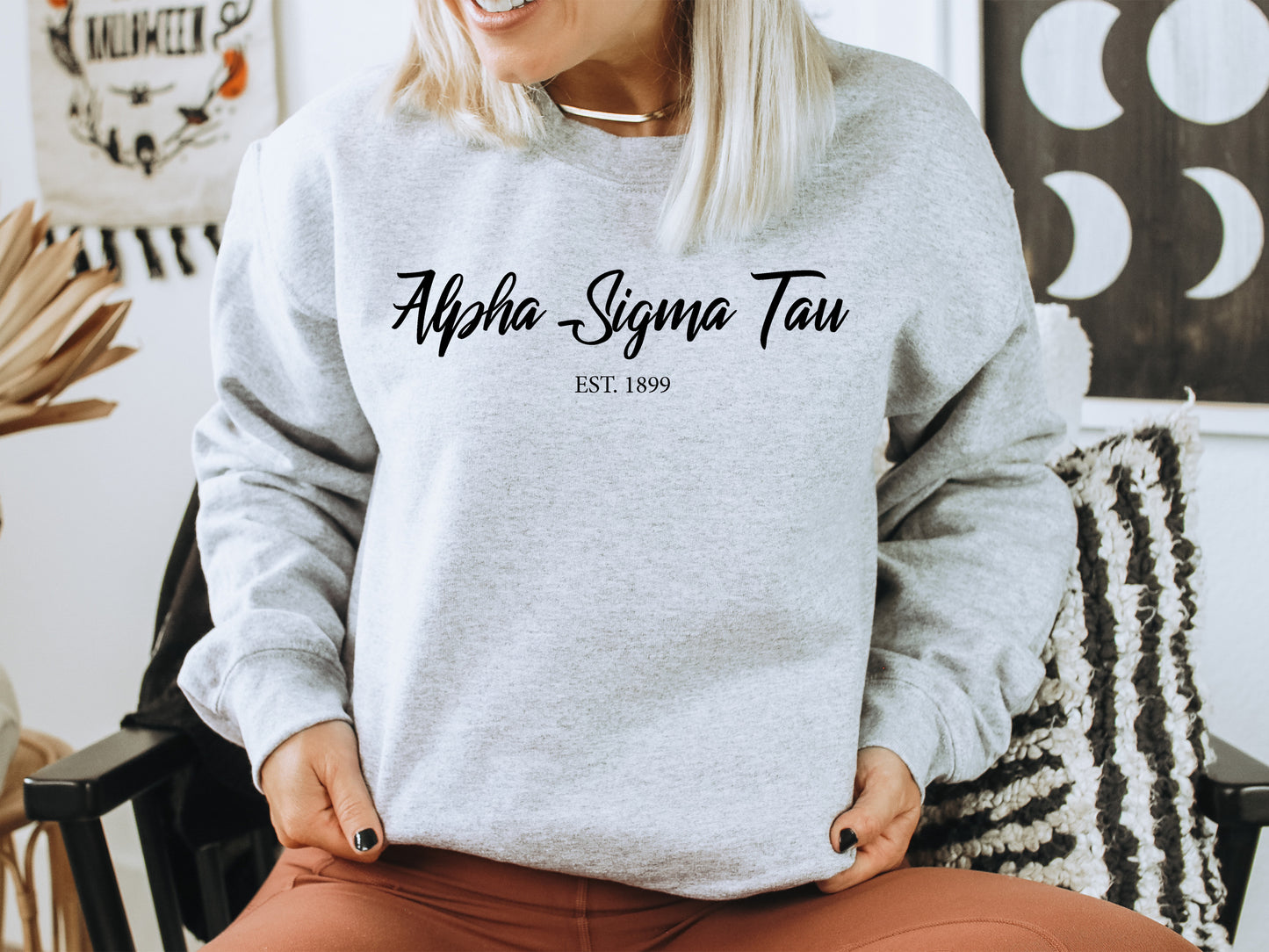 Alpha Sigma Tau Black Flowy Sorority Sweatshirt _ 84g