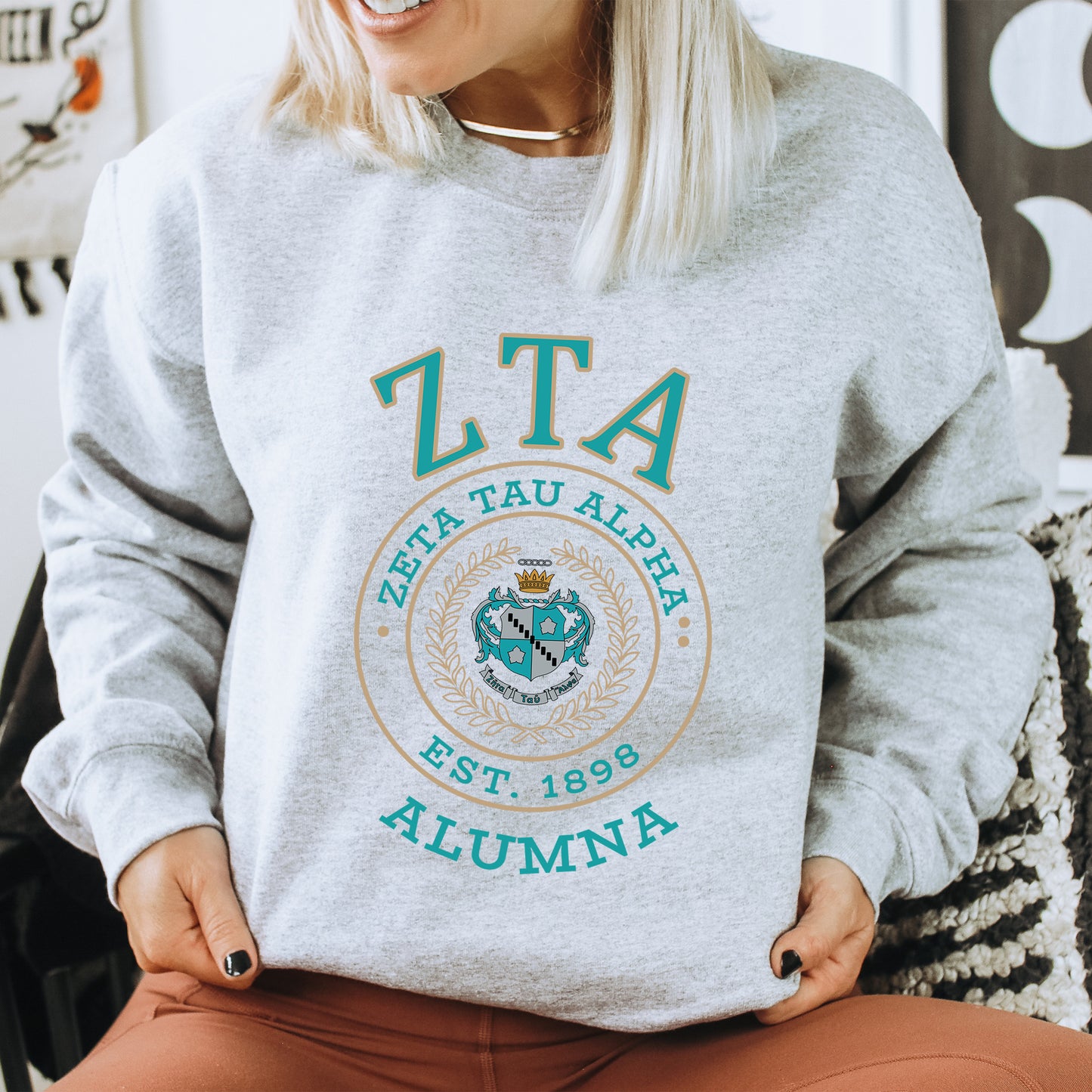 Zeta Tau Alpha Alumna Vintage Sorority Sweatshirt _ 31034g