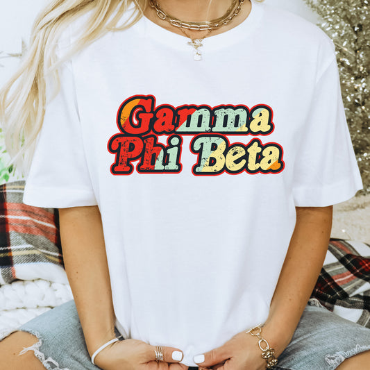a woman wearing a white t - shirt with the words gama pili bet