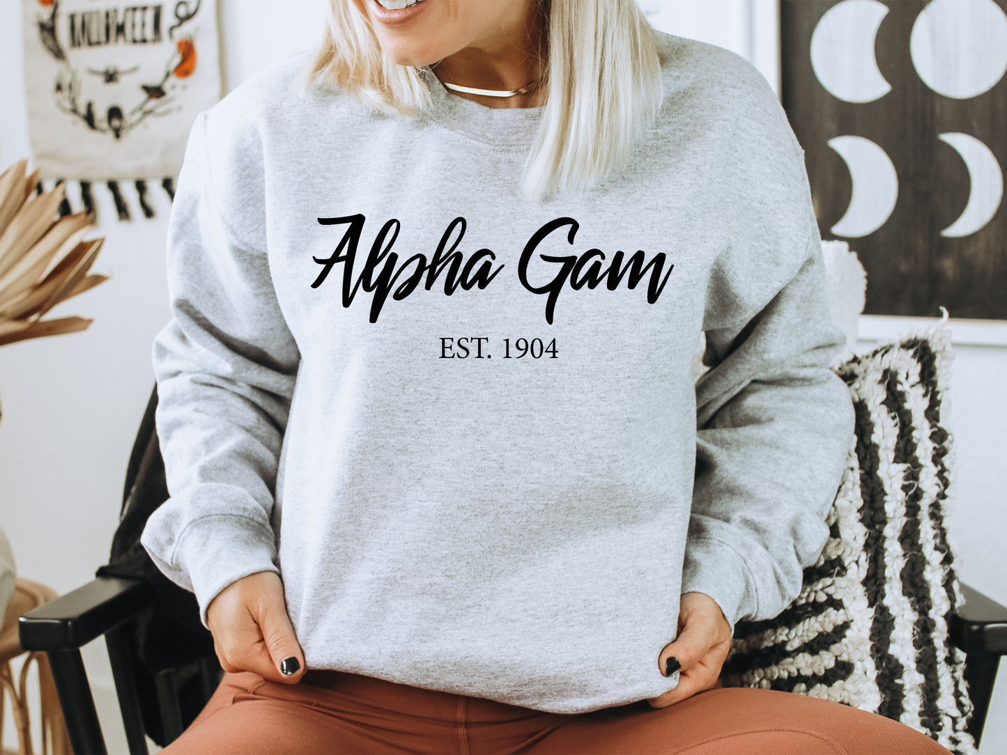 Alpha Gamma Delta Black Flowy Sorority Sweatshirt _ 80g