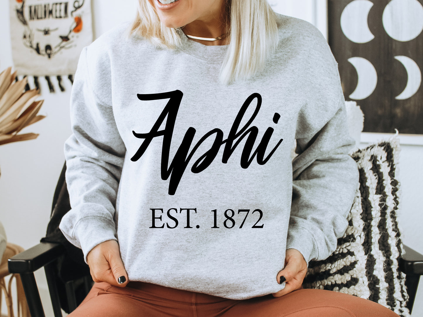 Alpha Phi Black Flowy Sorority Sweatshirt _ 82g