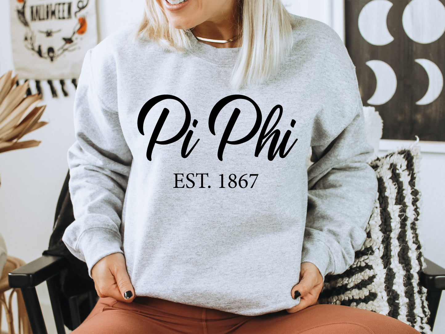 Pi Beta Phi Black Flowy Sorority Sweatshirt _ 97g