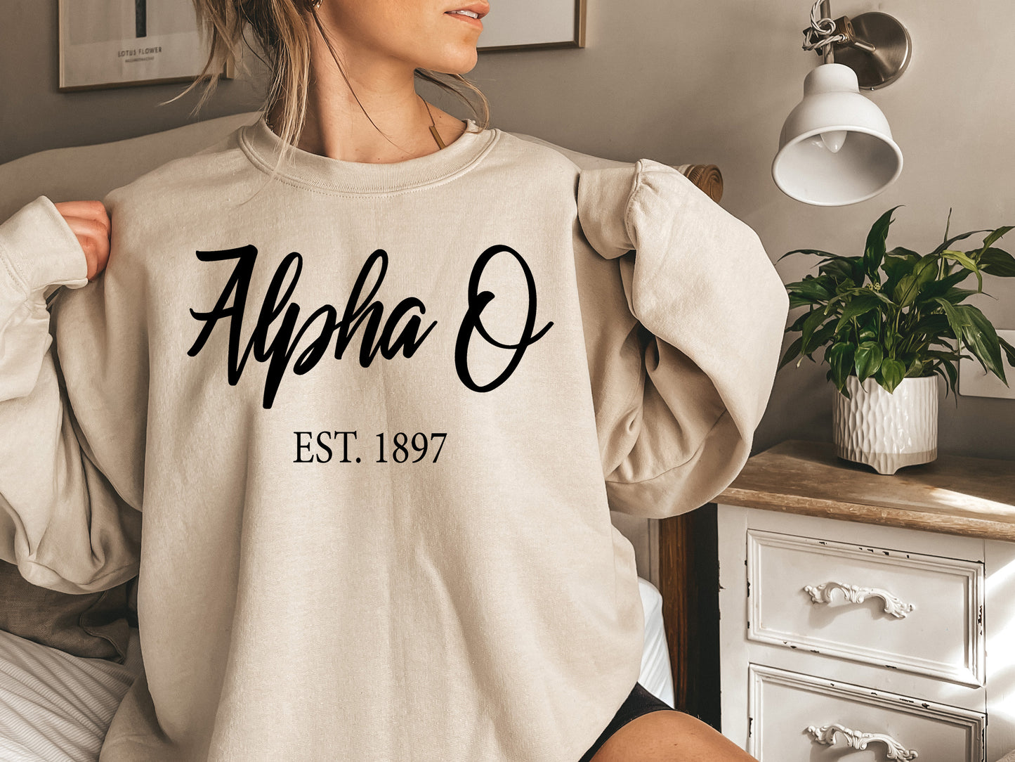 Alpha Omicron Pi Black Flowy Sorority Sweatshirt _ 81g