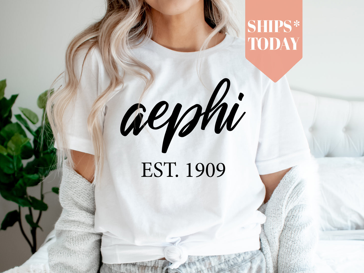 Alpha Epsilon Phi Black Flowy Sorority T-shirt _ 79g