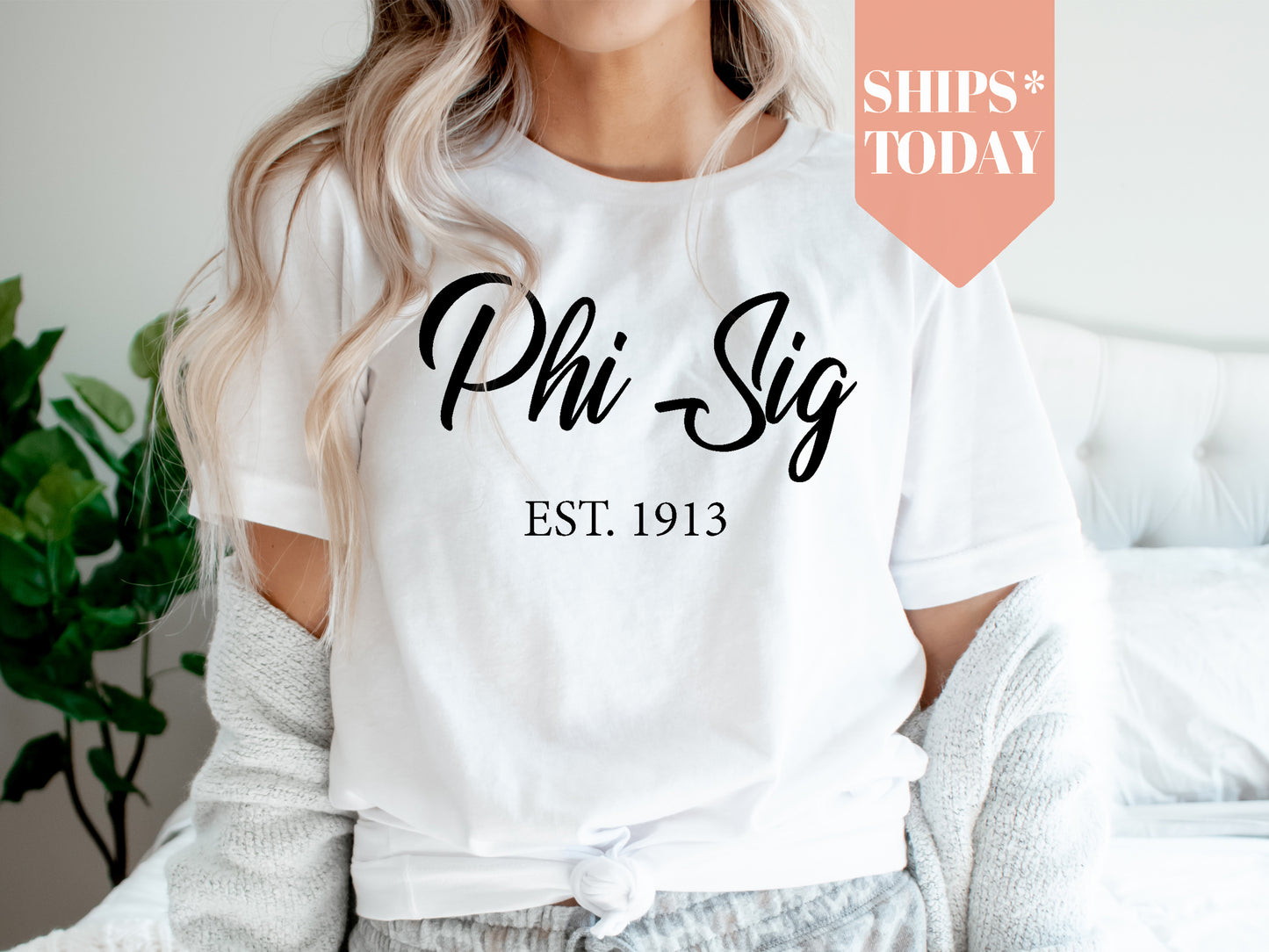 Phi Sigma Sigma Black Flowy Sorority T-shirt _ 96g