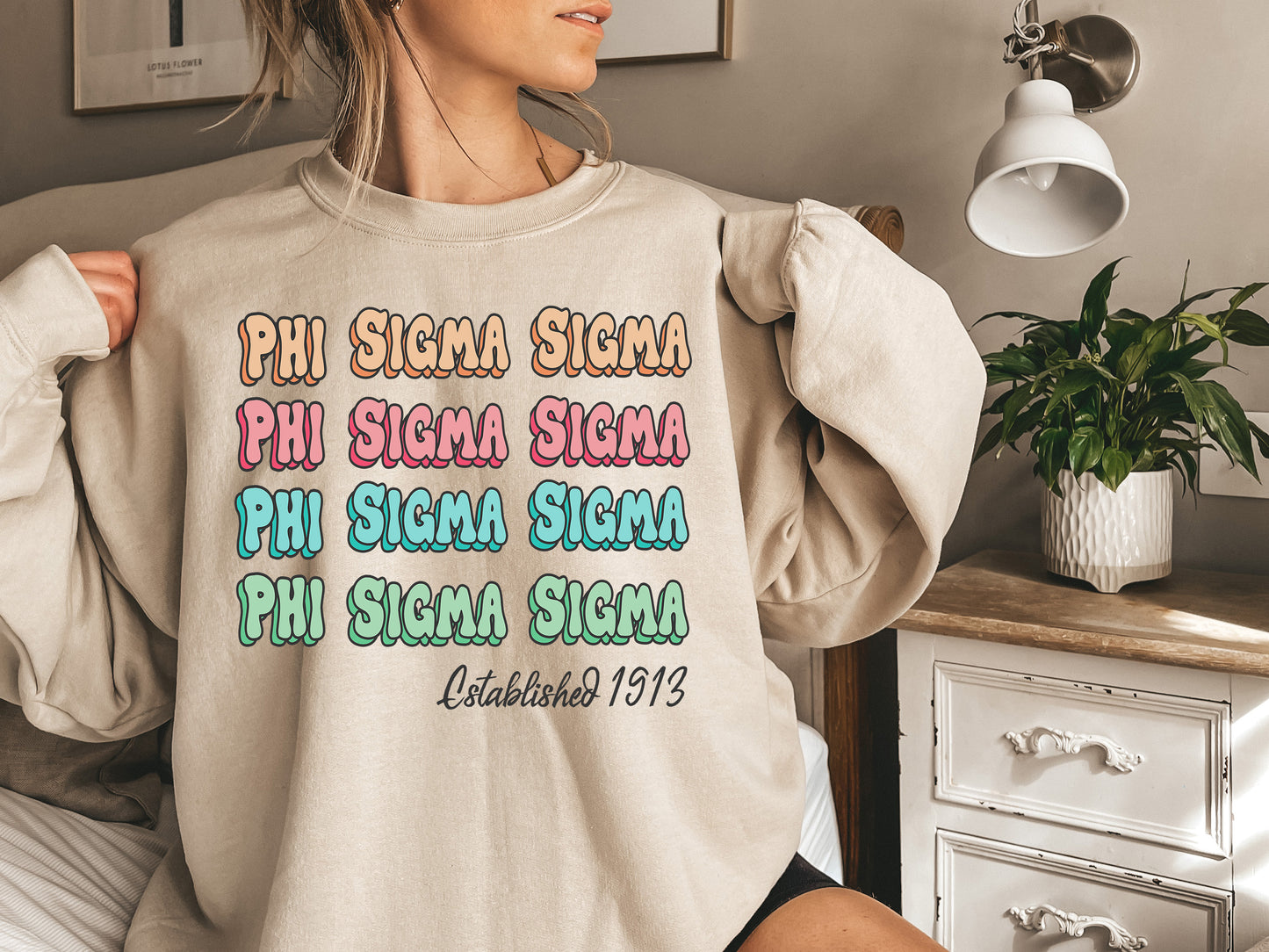 Phi Sigma Sigma Lucy Sorority Sweatshirt _ 277g