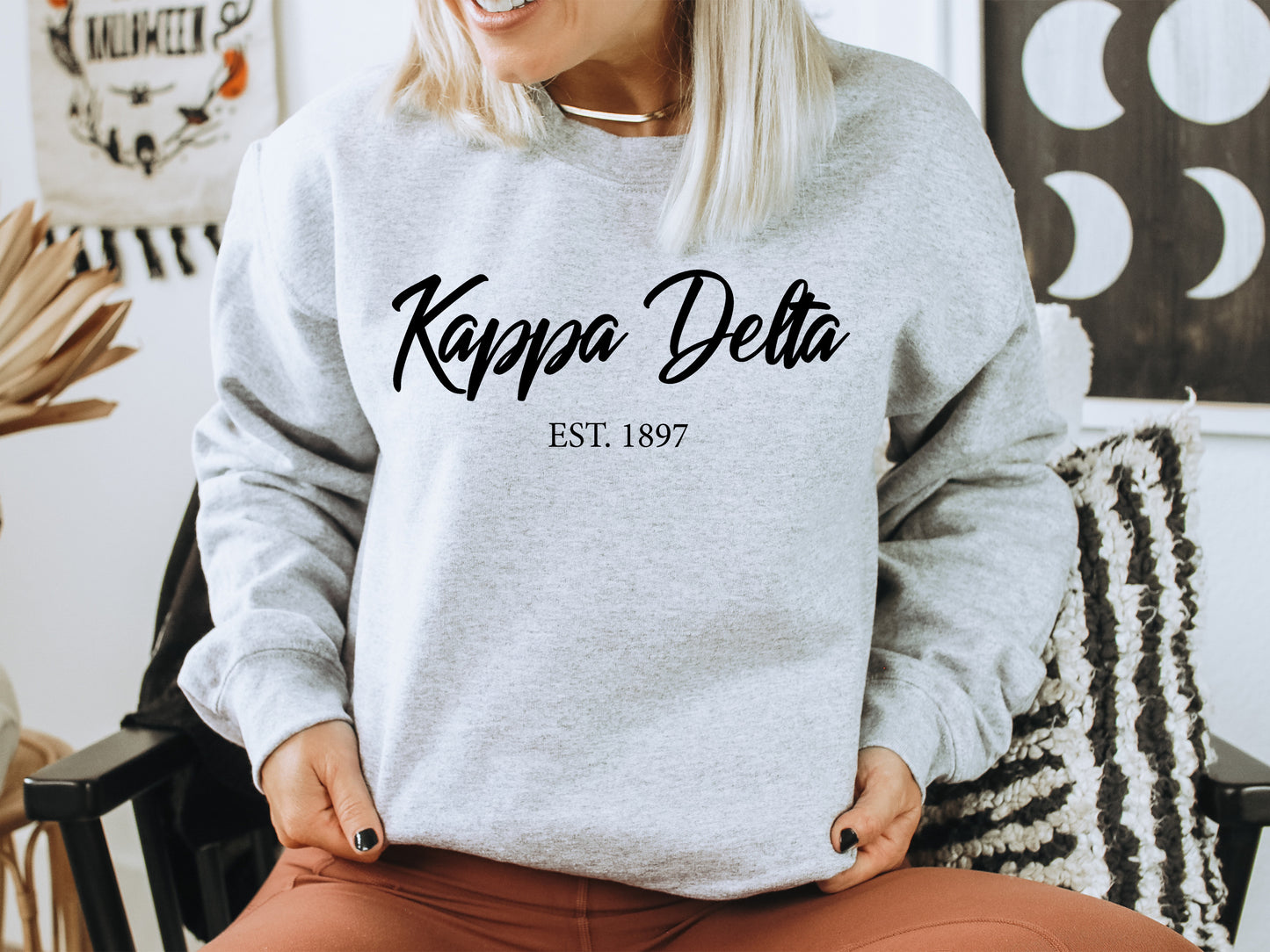 Kappa Delta Black Flowy Sorority Sweatshirt _ 93g