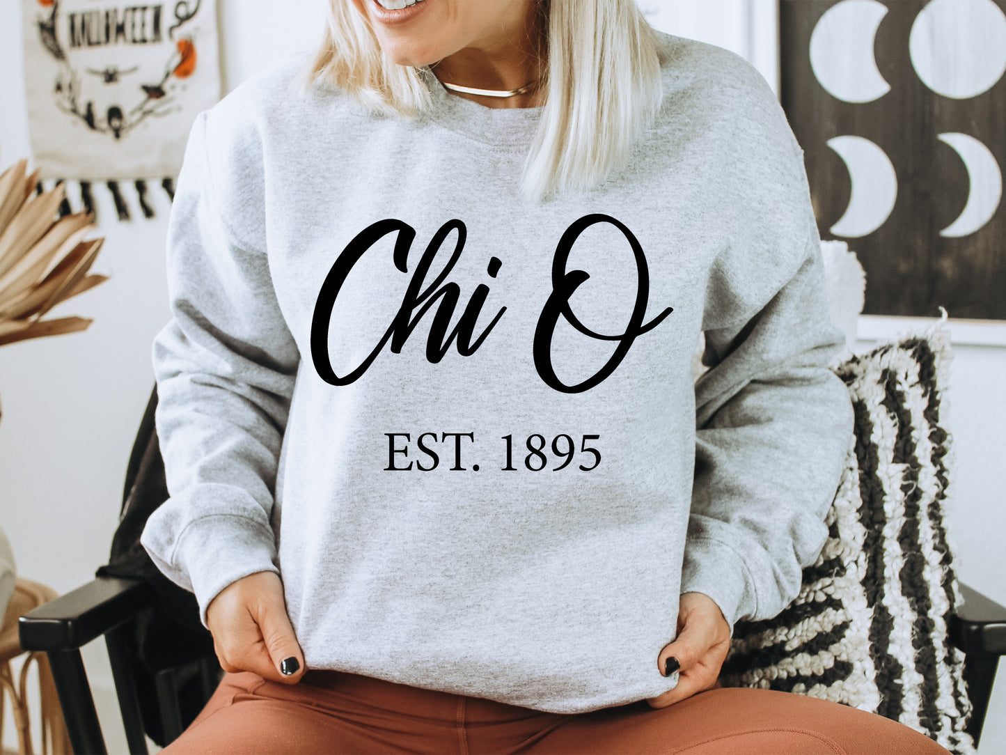 Chi Omega Black Flowy Sorority Sweatshirt _ 86g