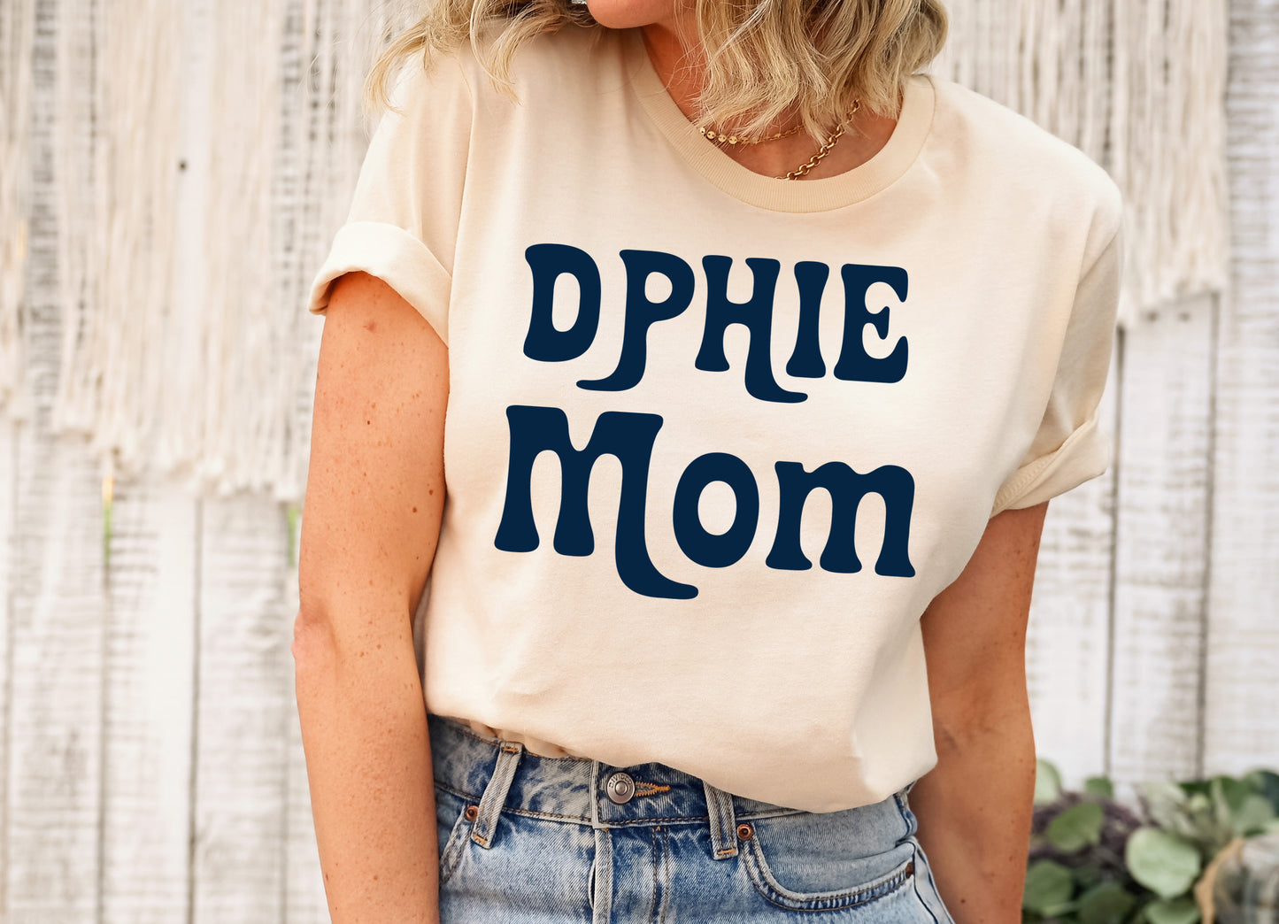 Delta Phi Epsilon Got it from my Mom Sorority T-shirt _ 3083g