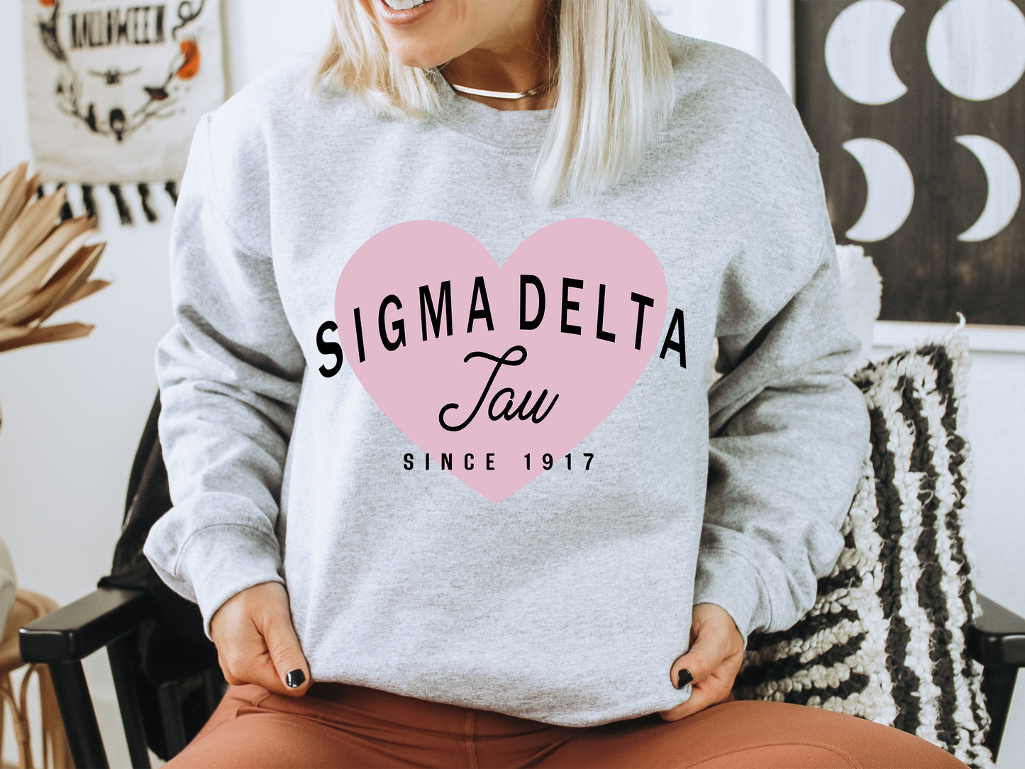 Sigma Delta Tau Pretty in Pink Sorority Sweatshirt _ 461g