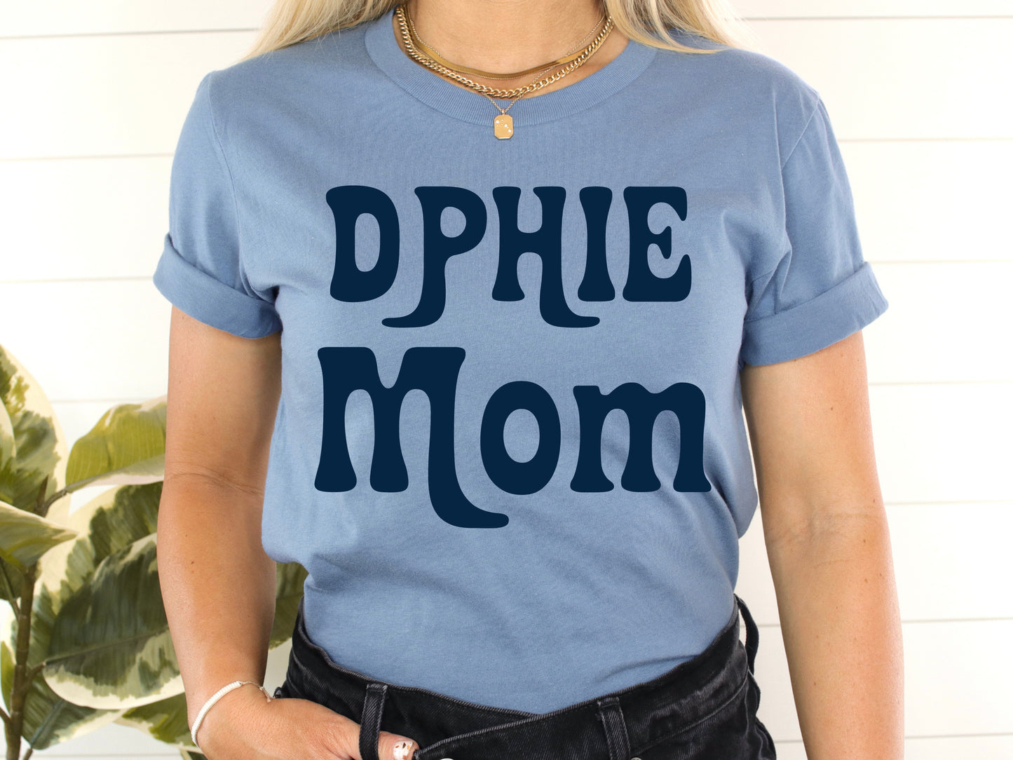 Delta Phi Epsilon Got it from my Mom Sorority T-shirt _ 3083g