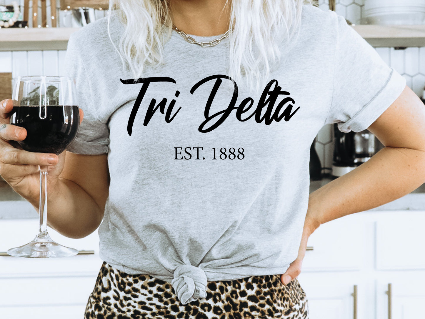 Delta Delta Delta Black Flowy Sorority T-shirt _ 87g