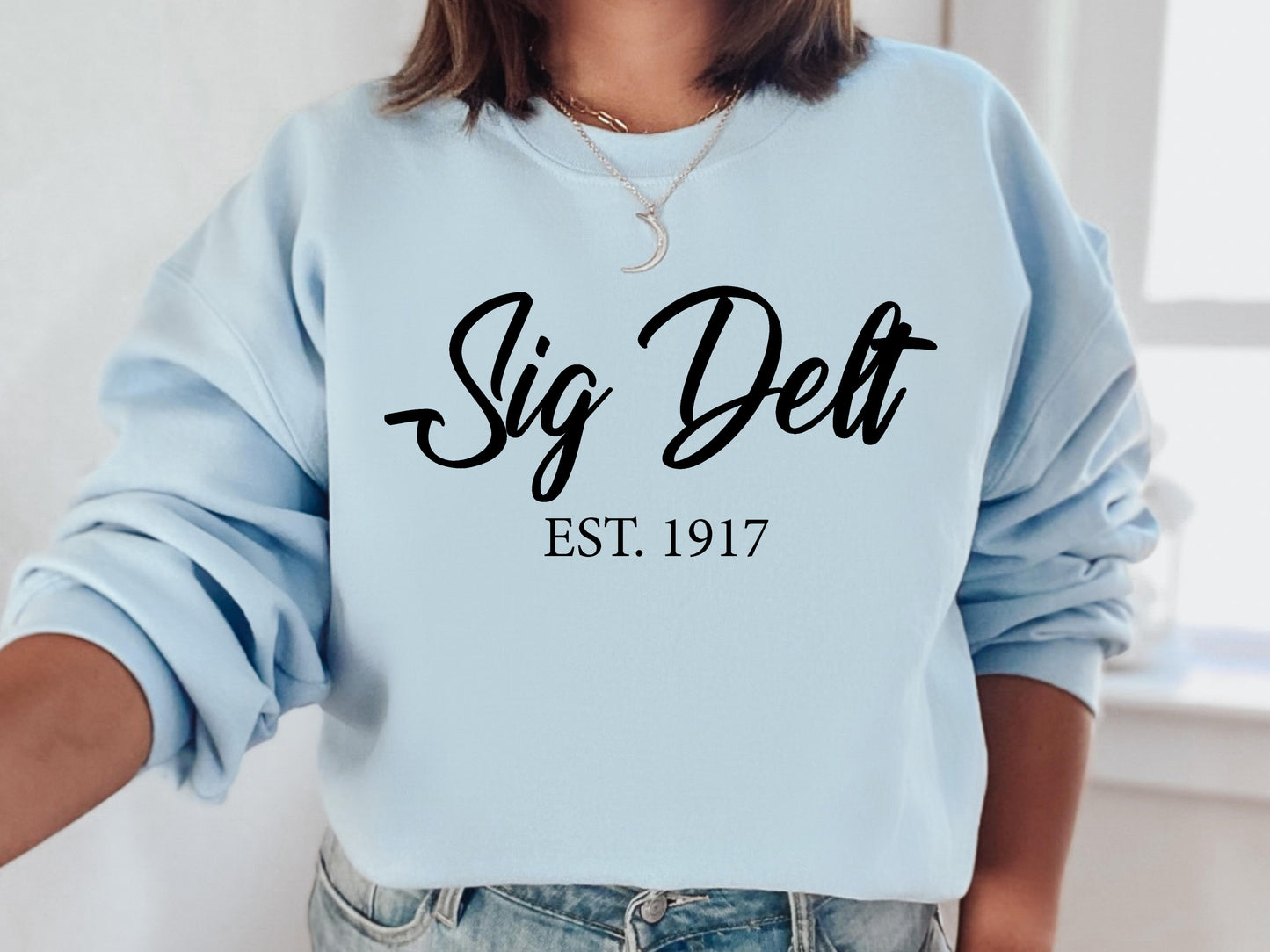 Sigma Delta Tau Black Flowy Sorority Sweatshirt _ 98g