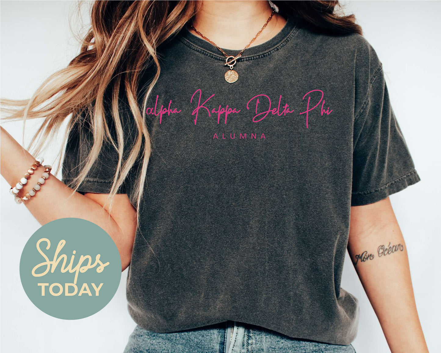 Alpha Kappa Delta Phi Vintage Alumna Sorority T-shirt _ 3495g