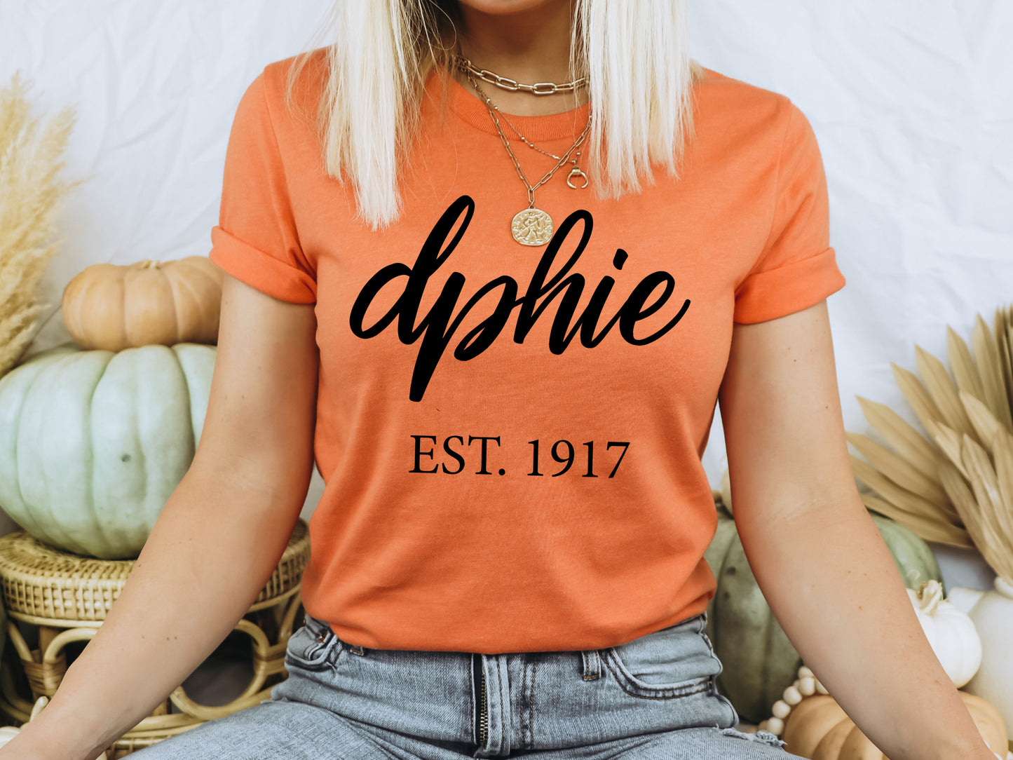 Delta Phi Epsilon Black Flowy Sorority T-shirt _ 89g