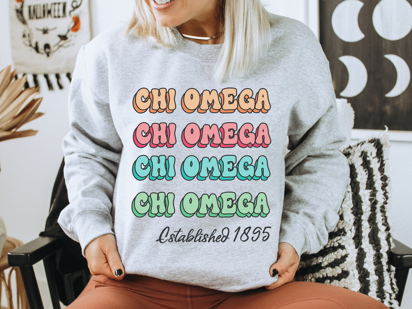 Chi Omega Lucy Sorority Sweatshirt _ 267g