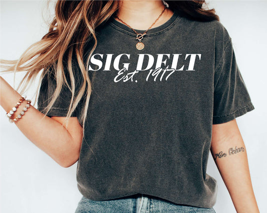 Sigma Delta Tau Mom Sorority T-shirt _ 30838g