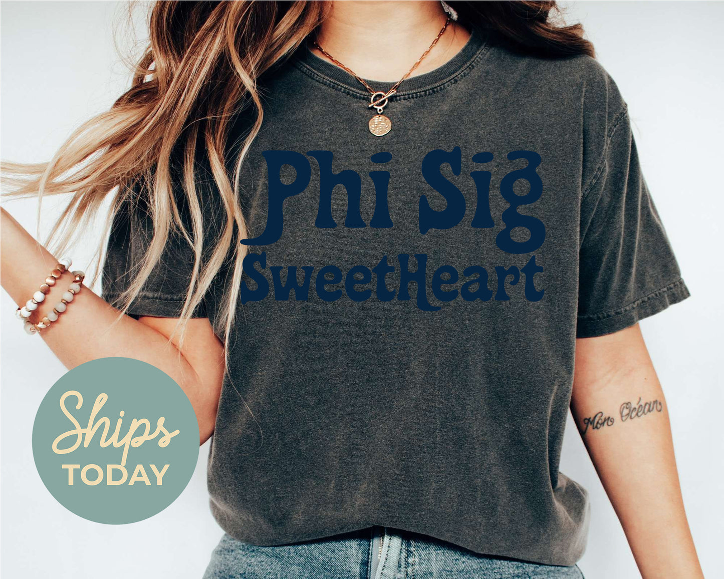 Phi Sigma Kappa Trendy Sweetheart Fraternity T-shirt _ 2006g
