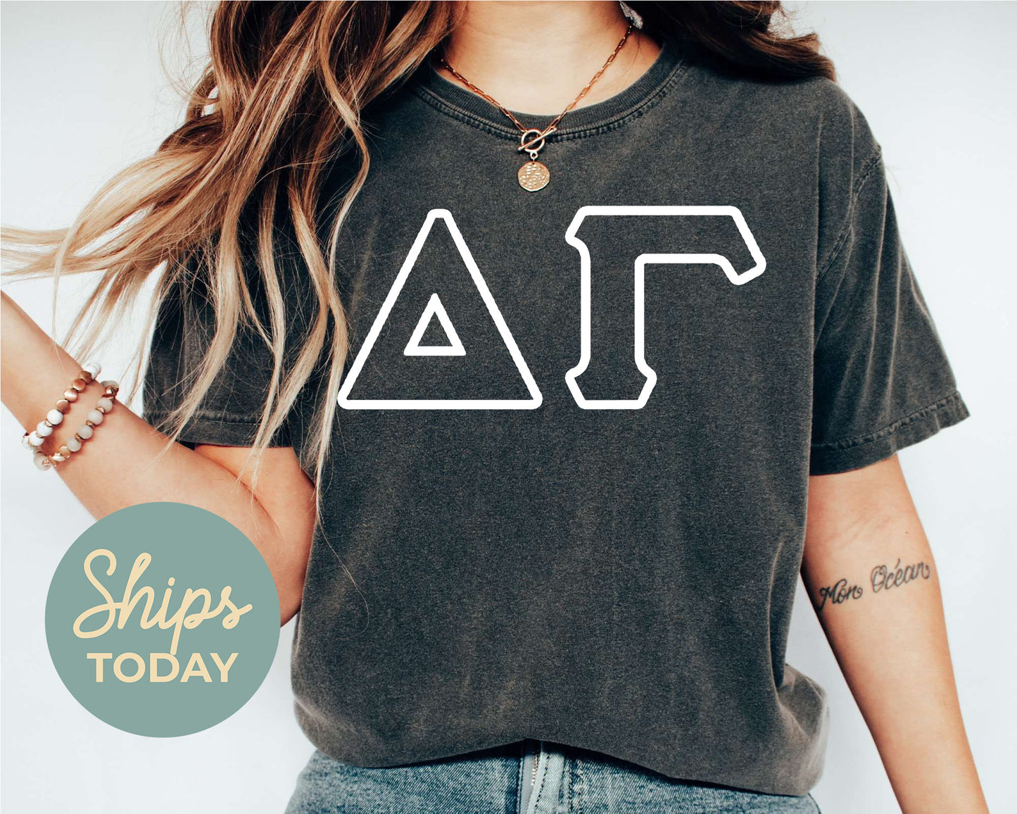 Delta Gamma White Letter Outline Sorority T-shirt _ 30802g