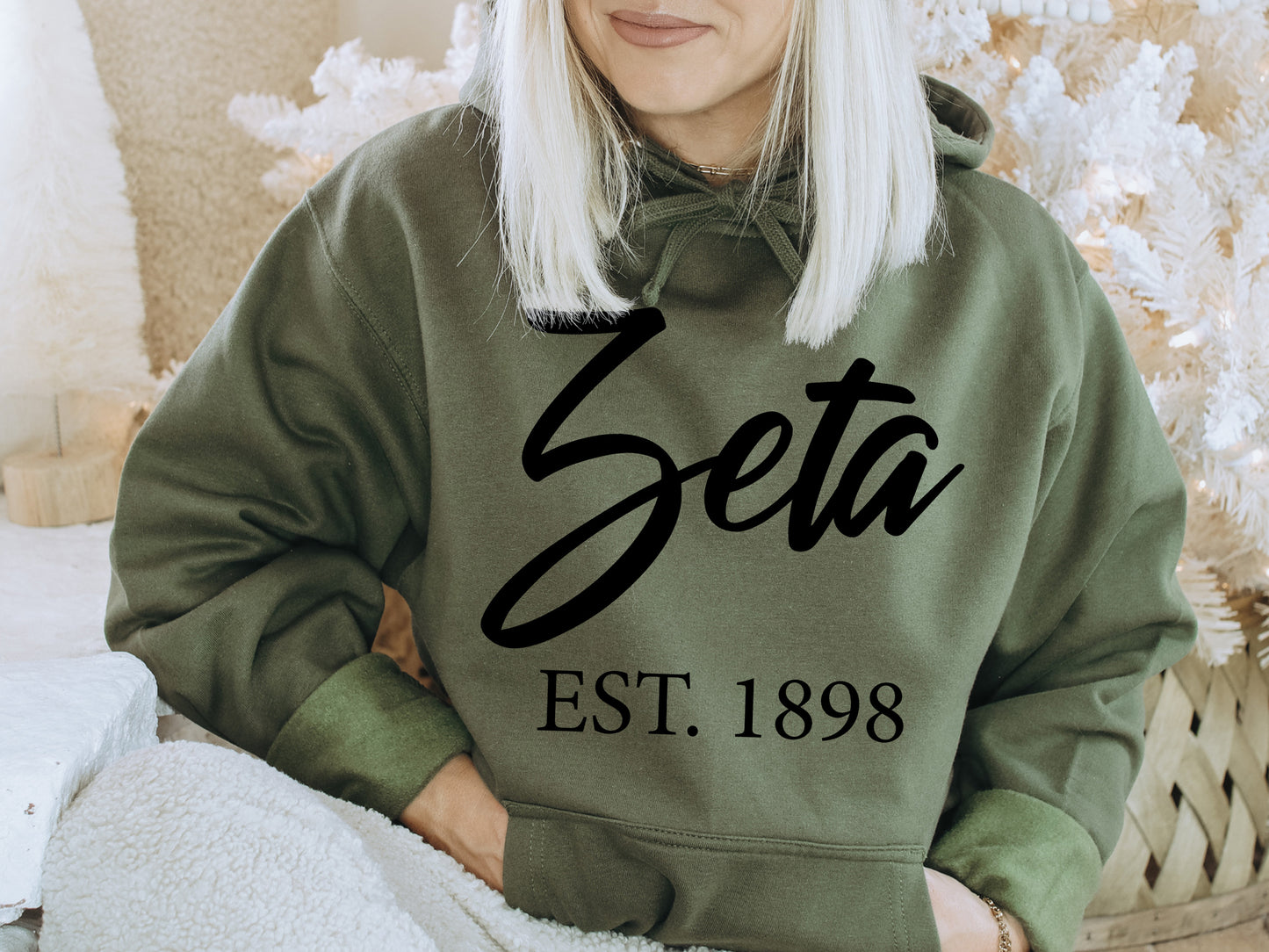 Zeta Tau Alpha Black Flowy Sorority Hoodie _ 102g