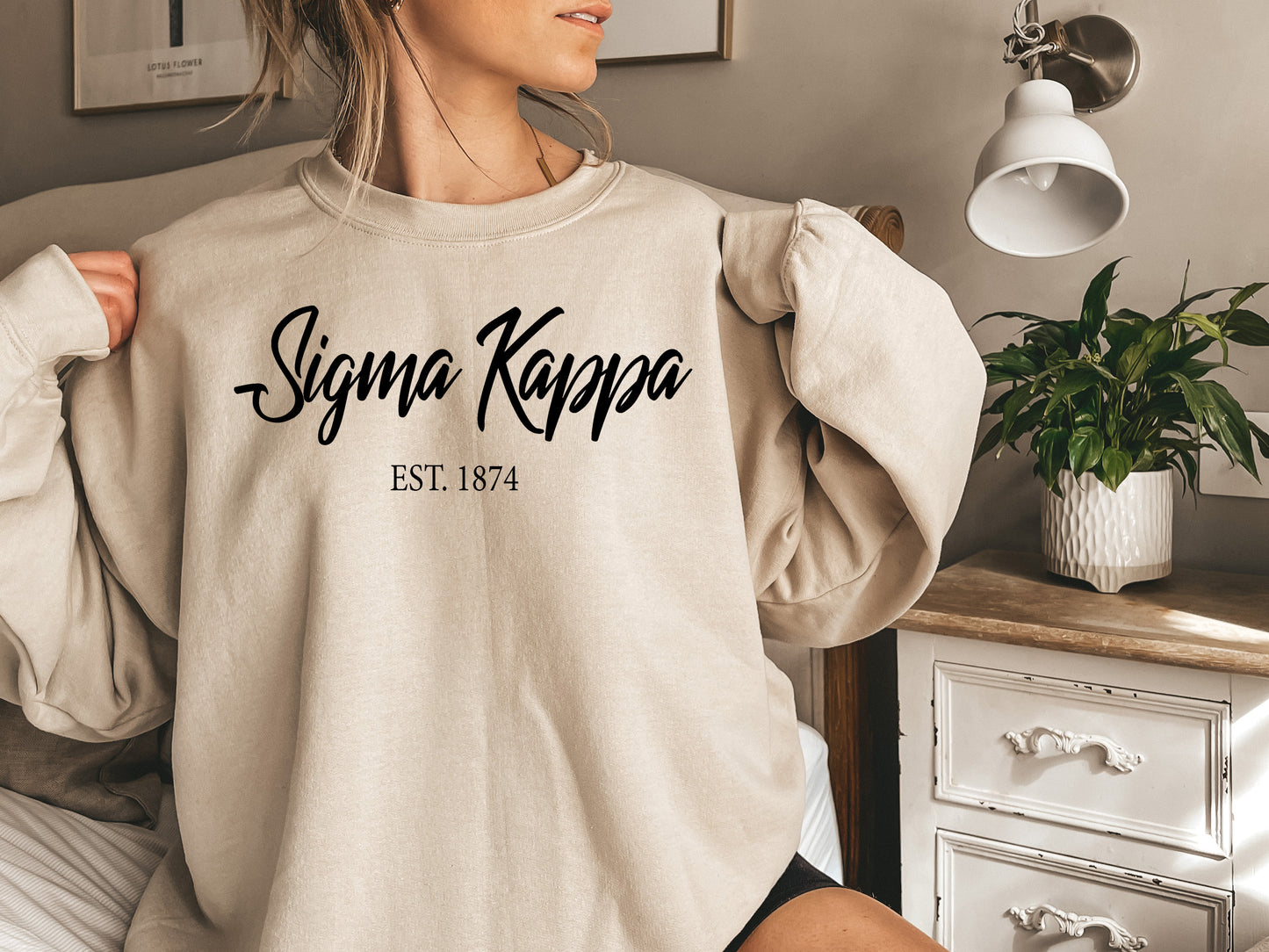 Sigma Kappa Black Flowy Sorority Sweatshirt _ 99g