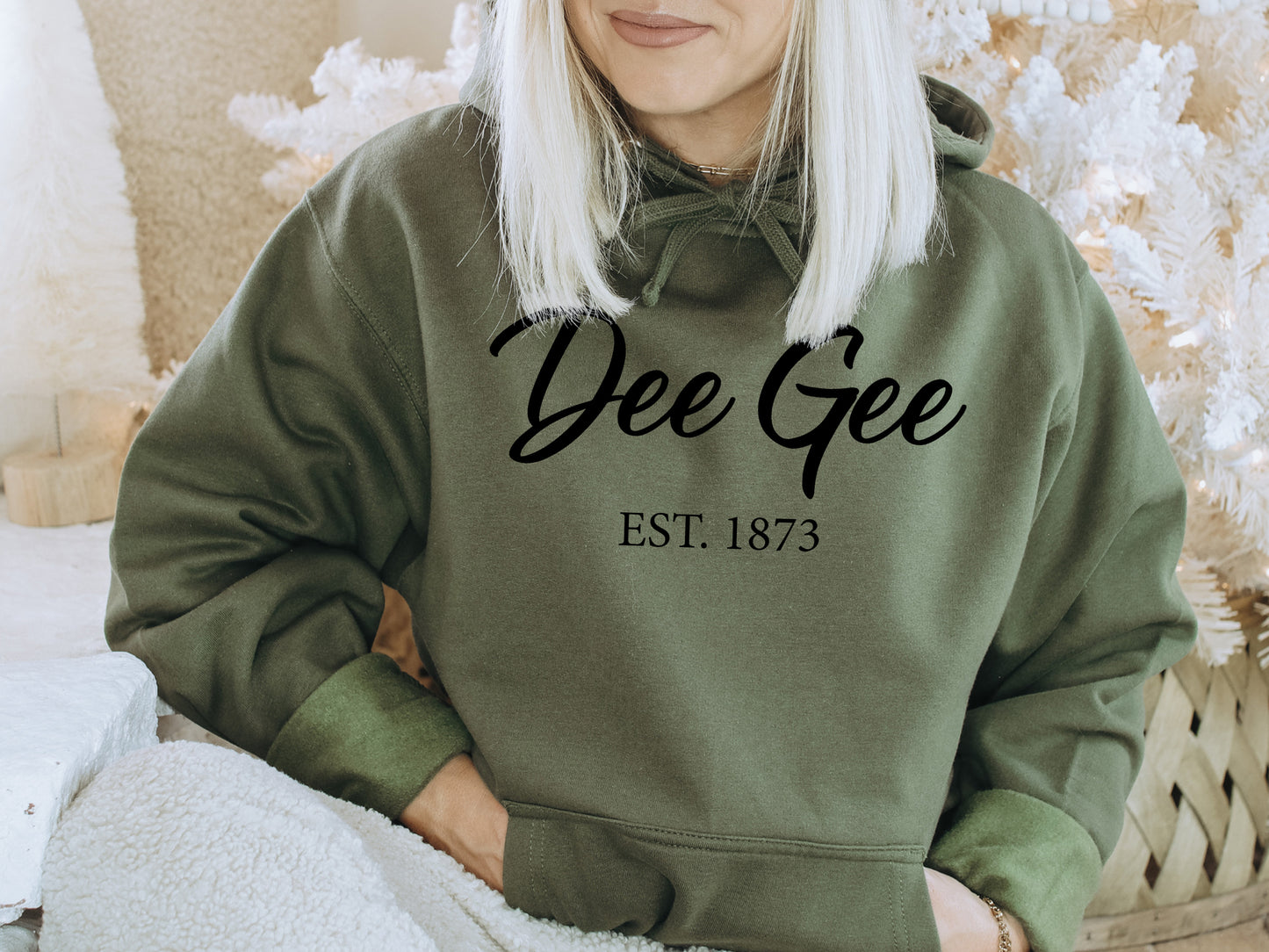 Delta Gamma Black Flowy Sorority Hoodie _ 88g