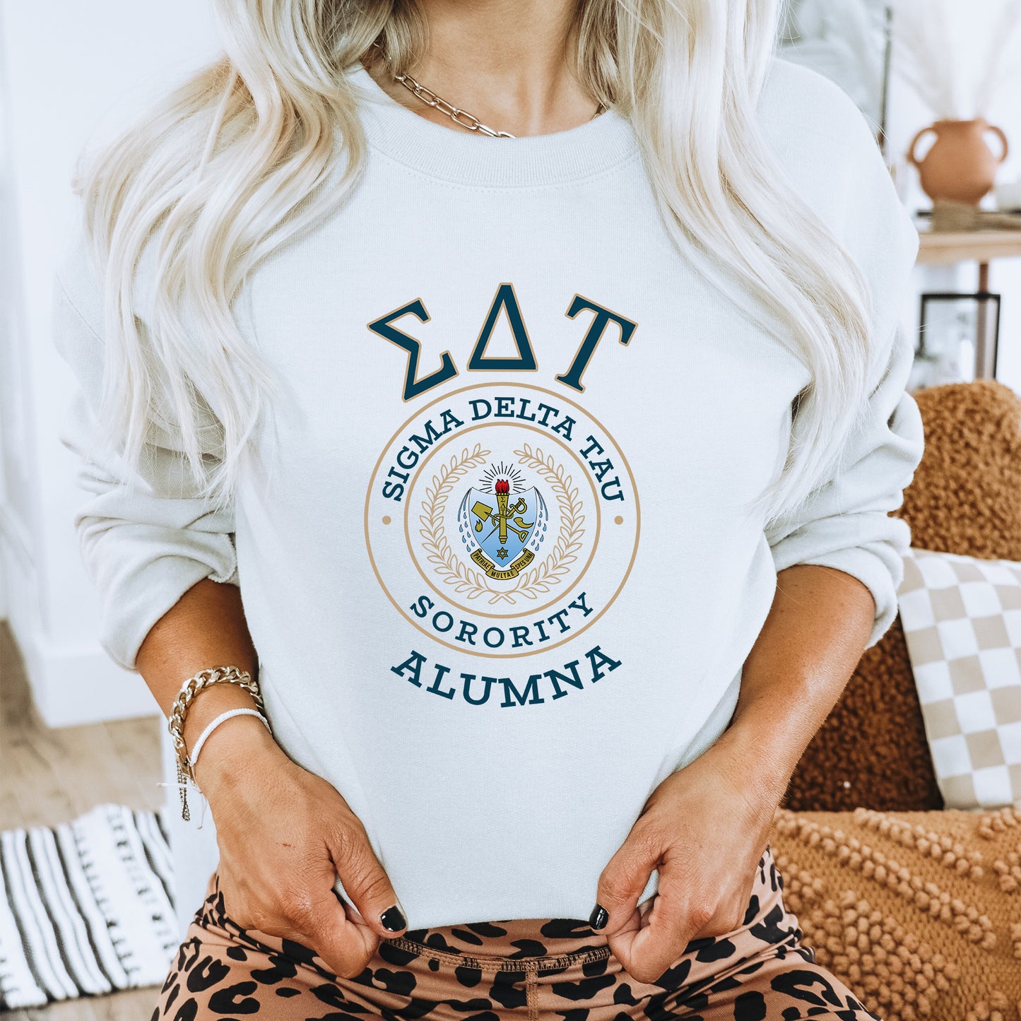 Sigma Delta Tau Alumna Vintage Sorority Sweatshirt _ 31030g