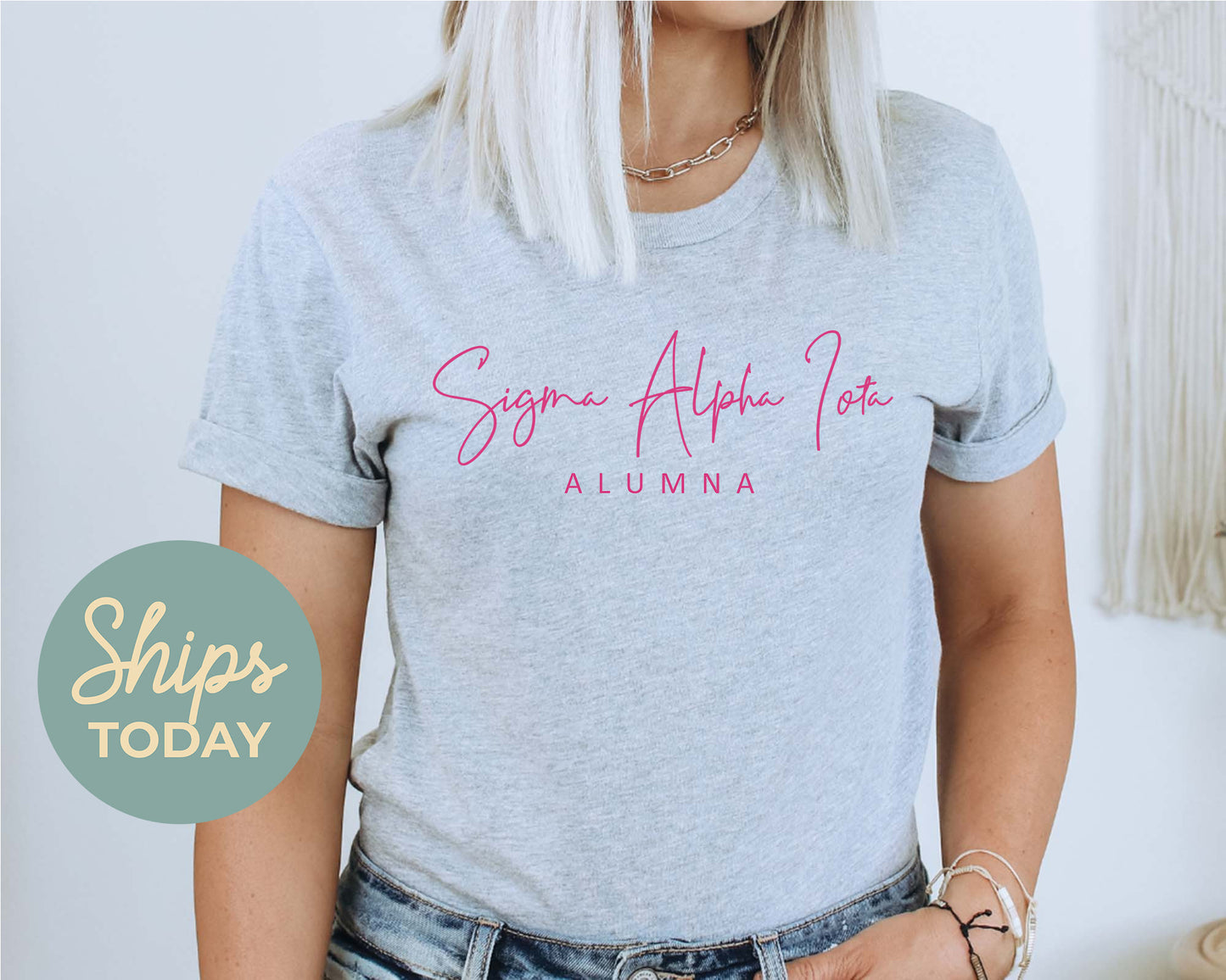 Sigma Alpha Iota Vintage Alumna Sorority T-shirt _ 3507g