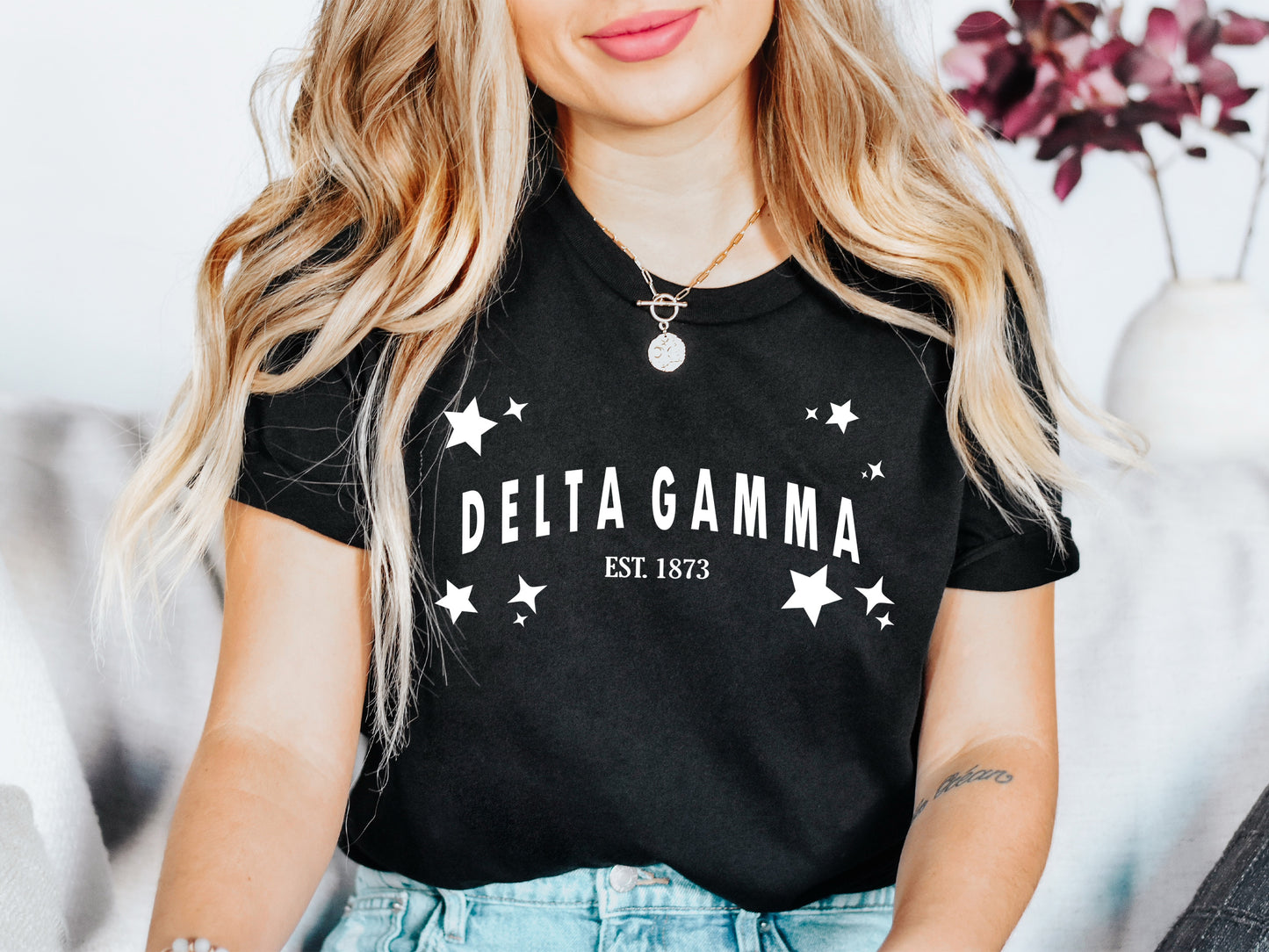 Delta Gamma Arched Star Sorority T-shirt _ 2275g